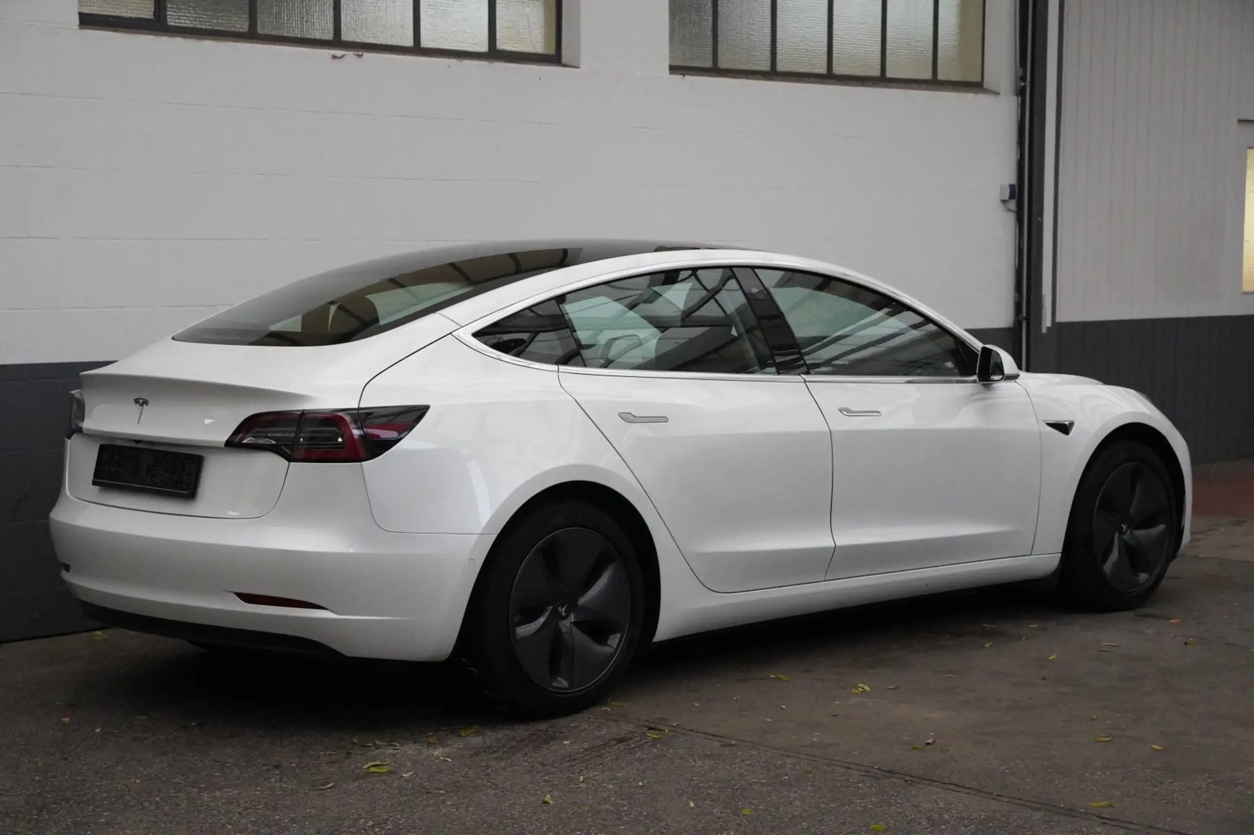 Tesla - Model 3