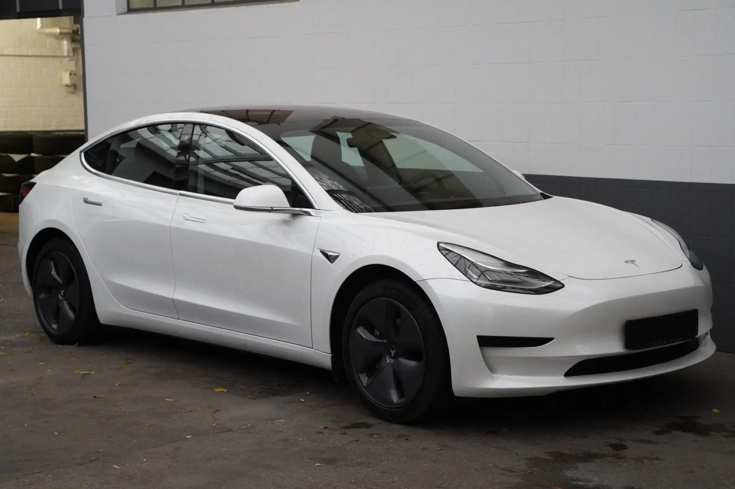 Tesla - Model 3