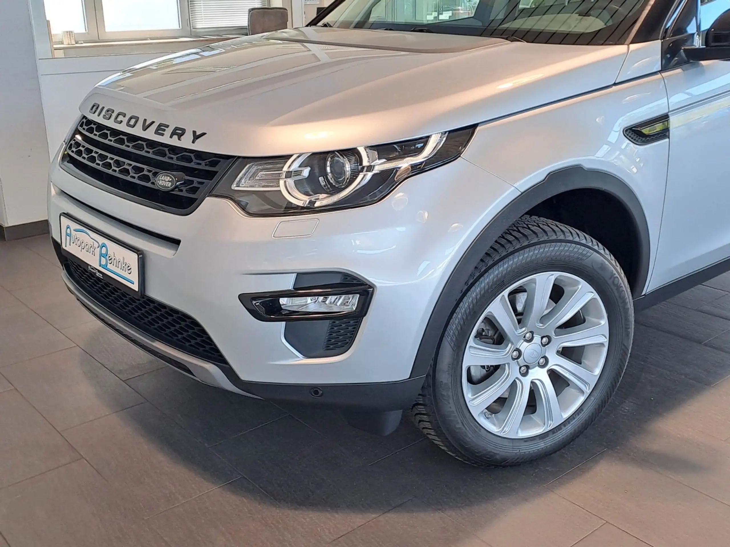 Land Rover - Discovery Sport