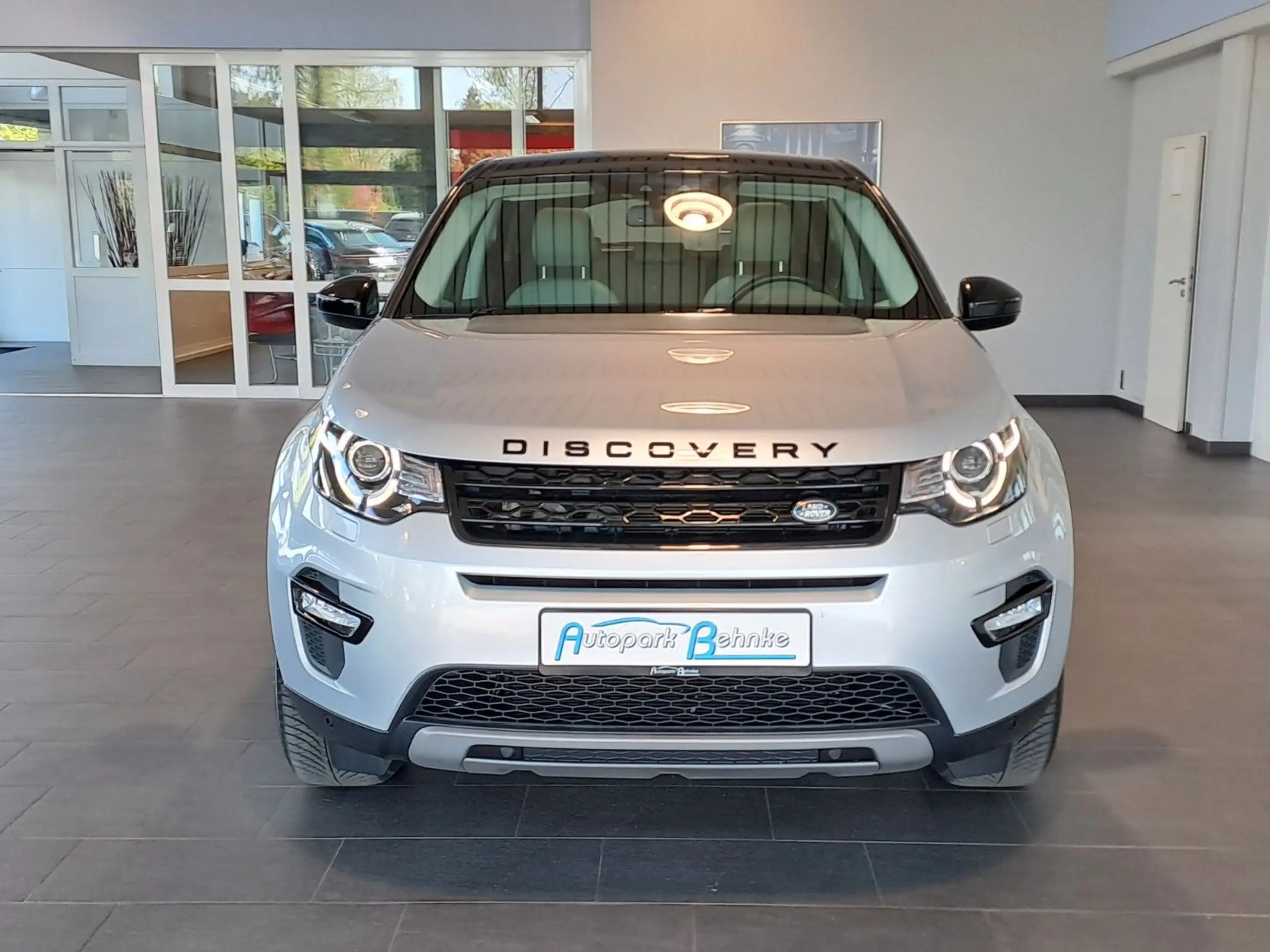 Land Rover - Discovery Sport