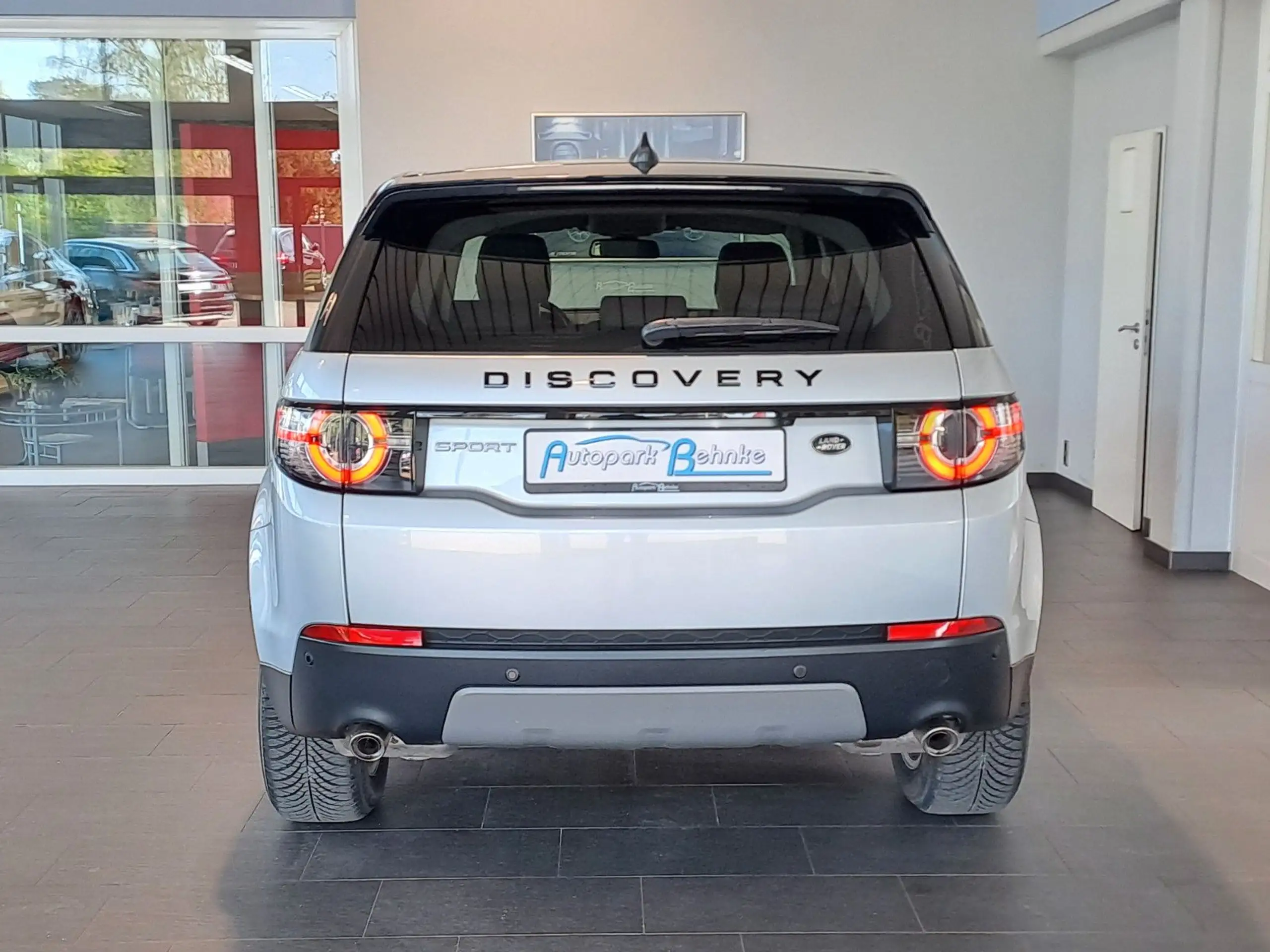 Land Rover - Discovery Sport