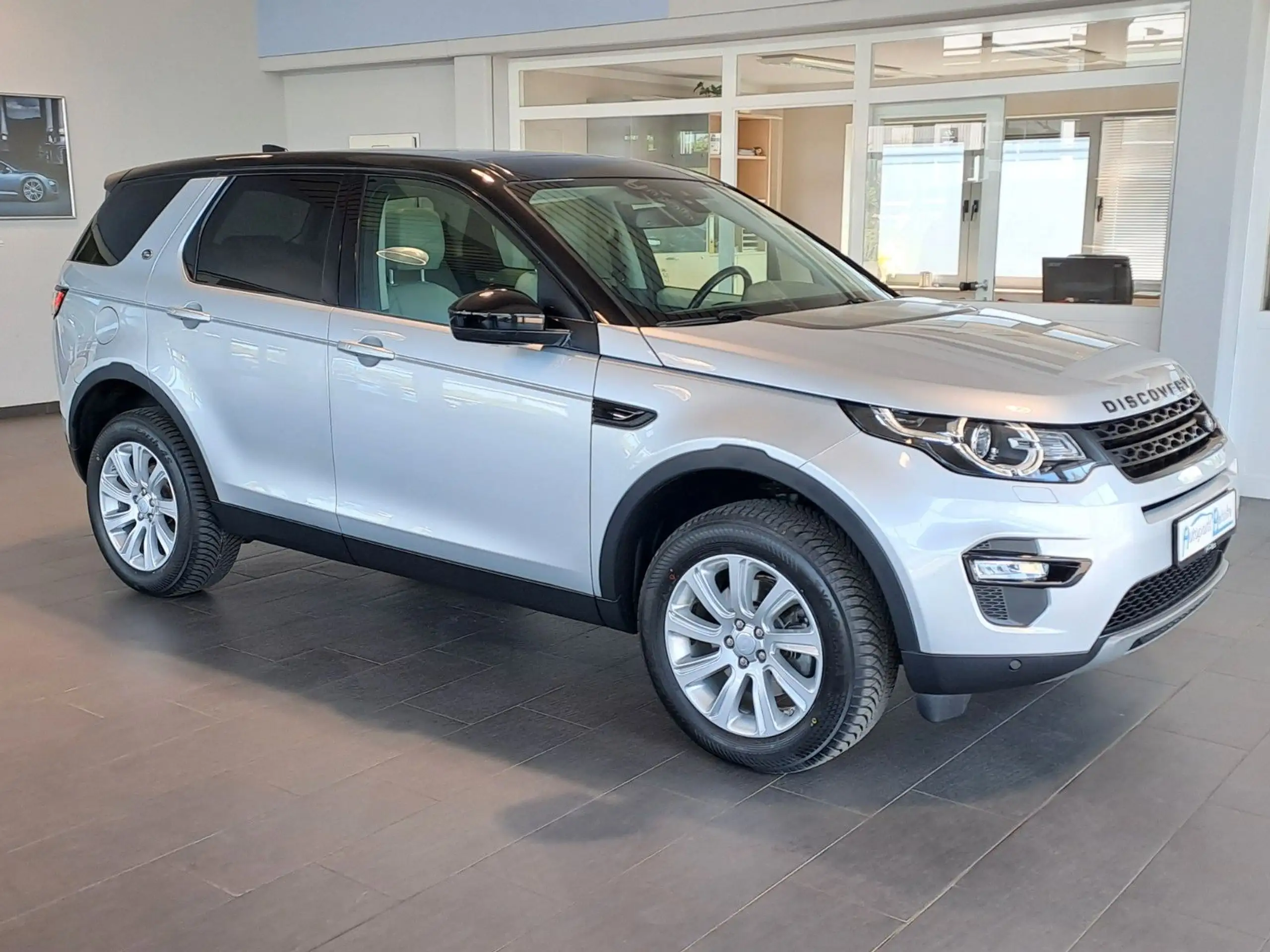 Land Rover - Discovery Sport