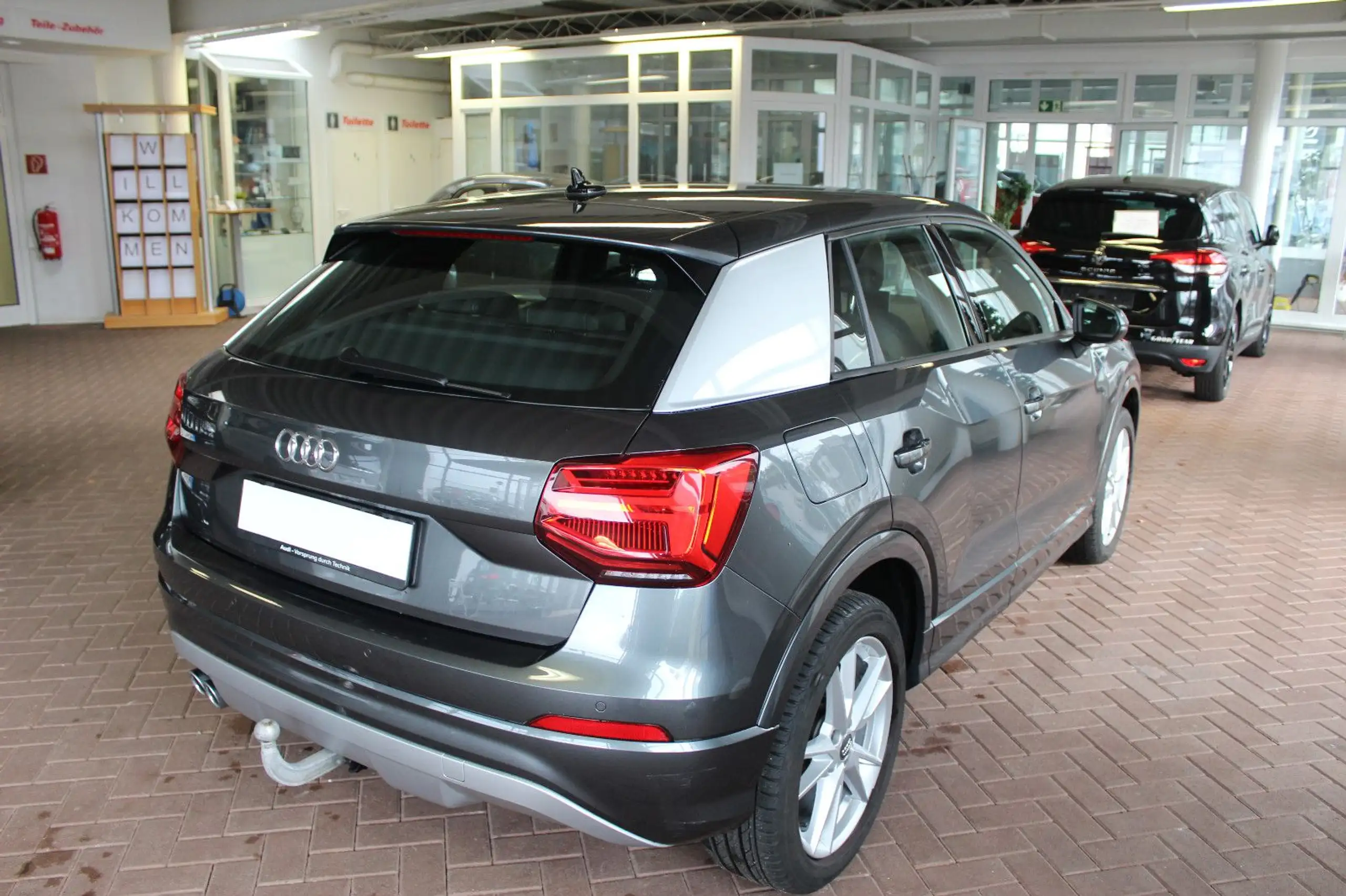 Audi - Q2