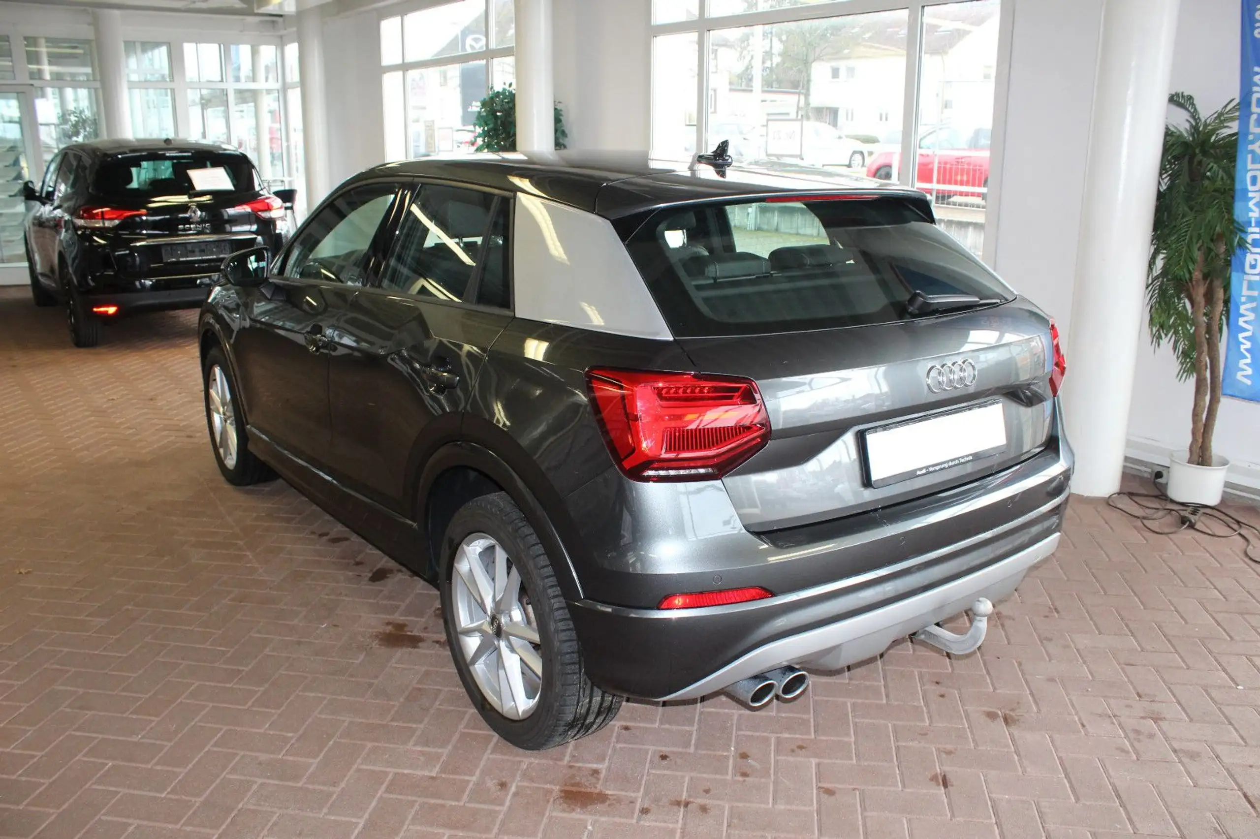 Audi - Q2