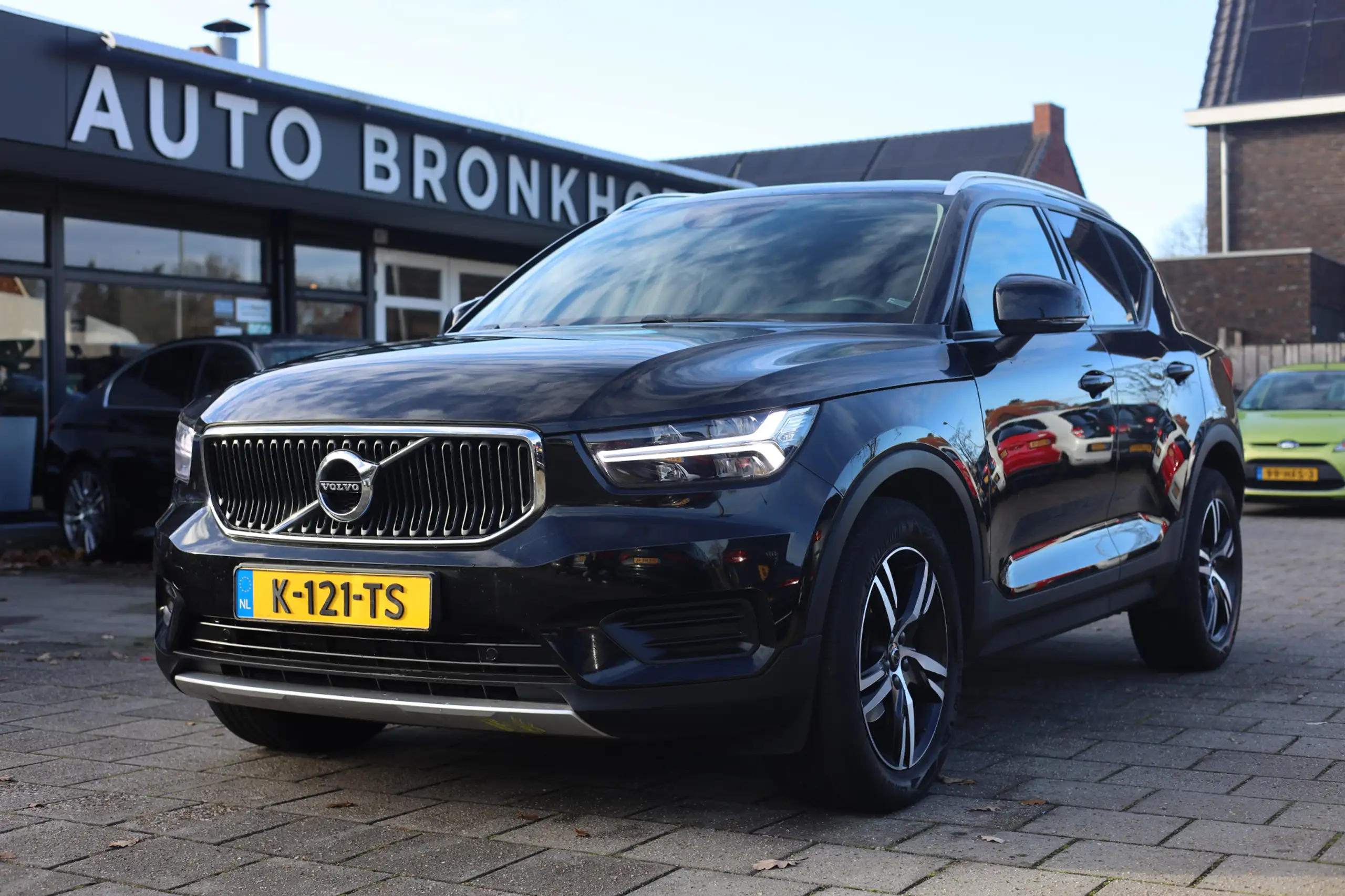 Volvo - XC40