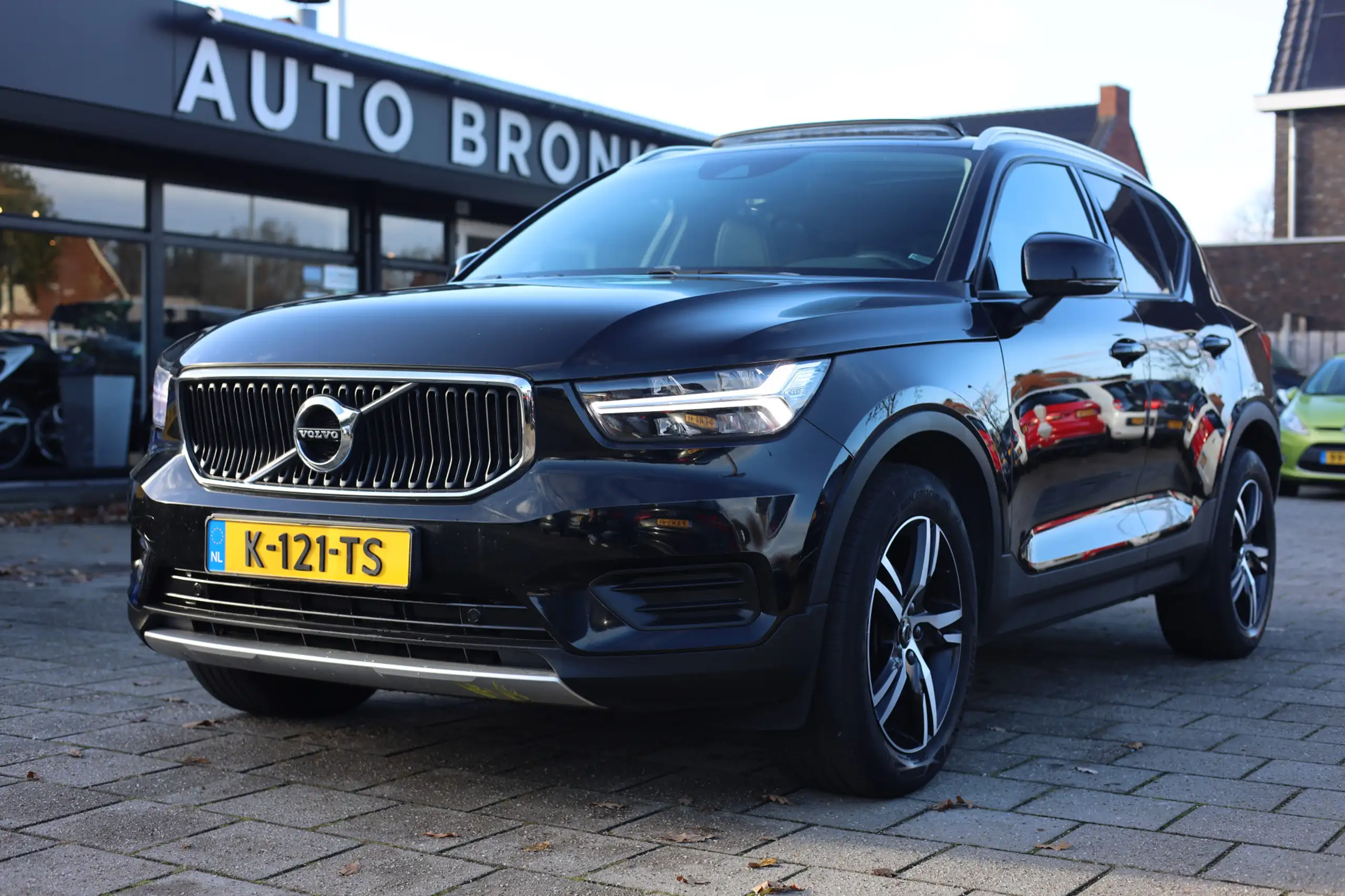 Volvo - XC40