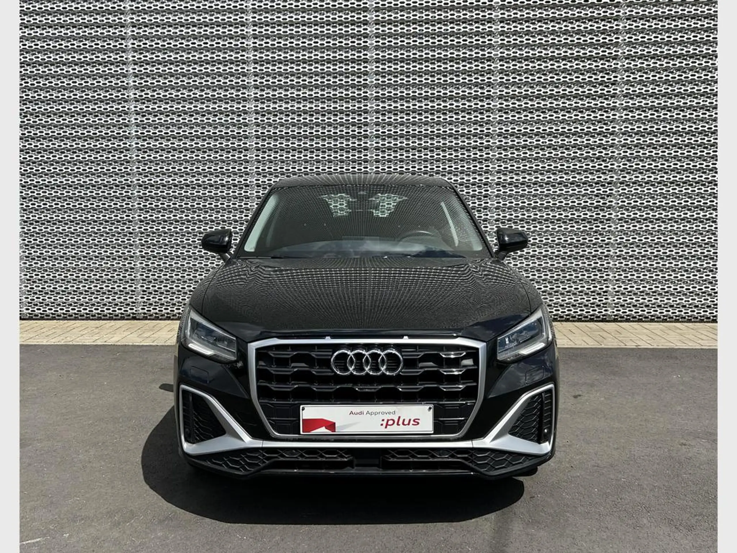 Audi - Q2