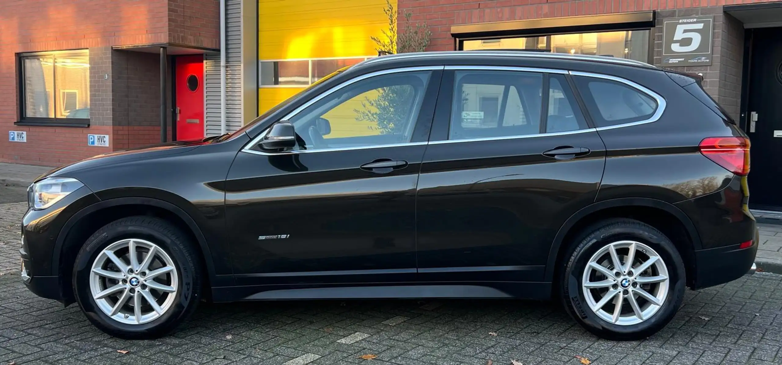 BMW - X1