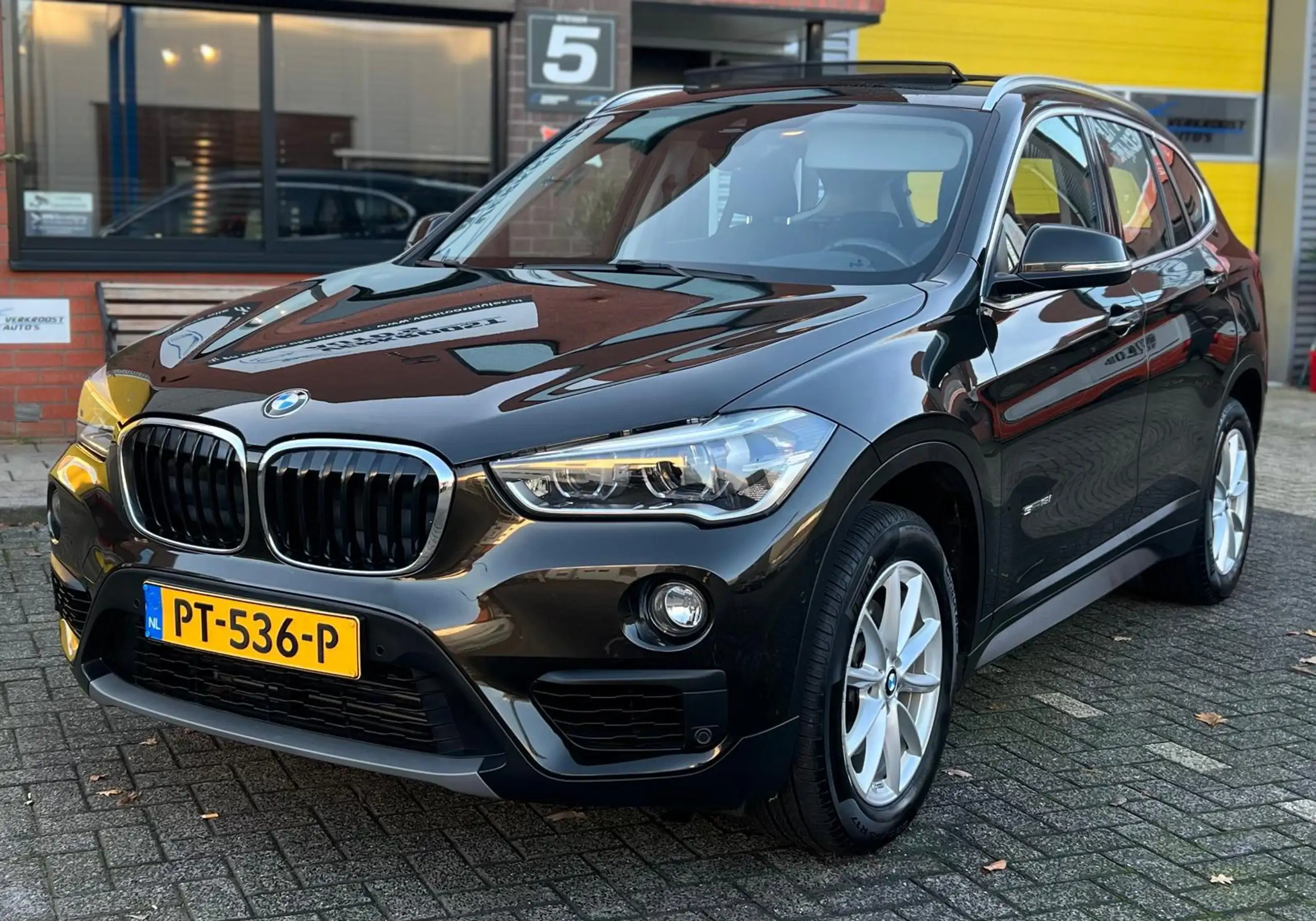 BMW - X1