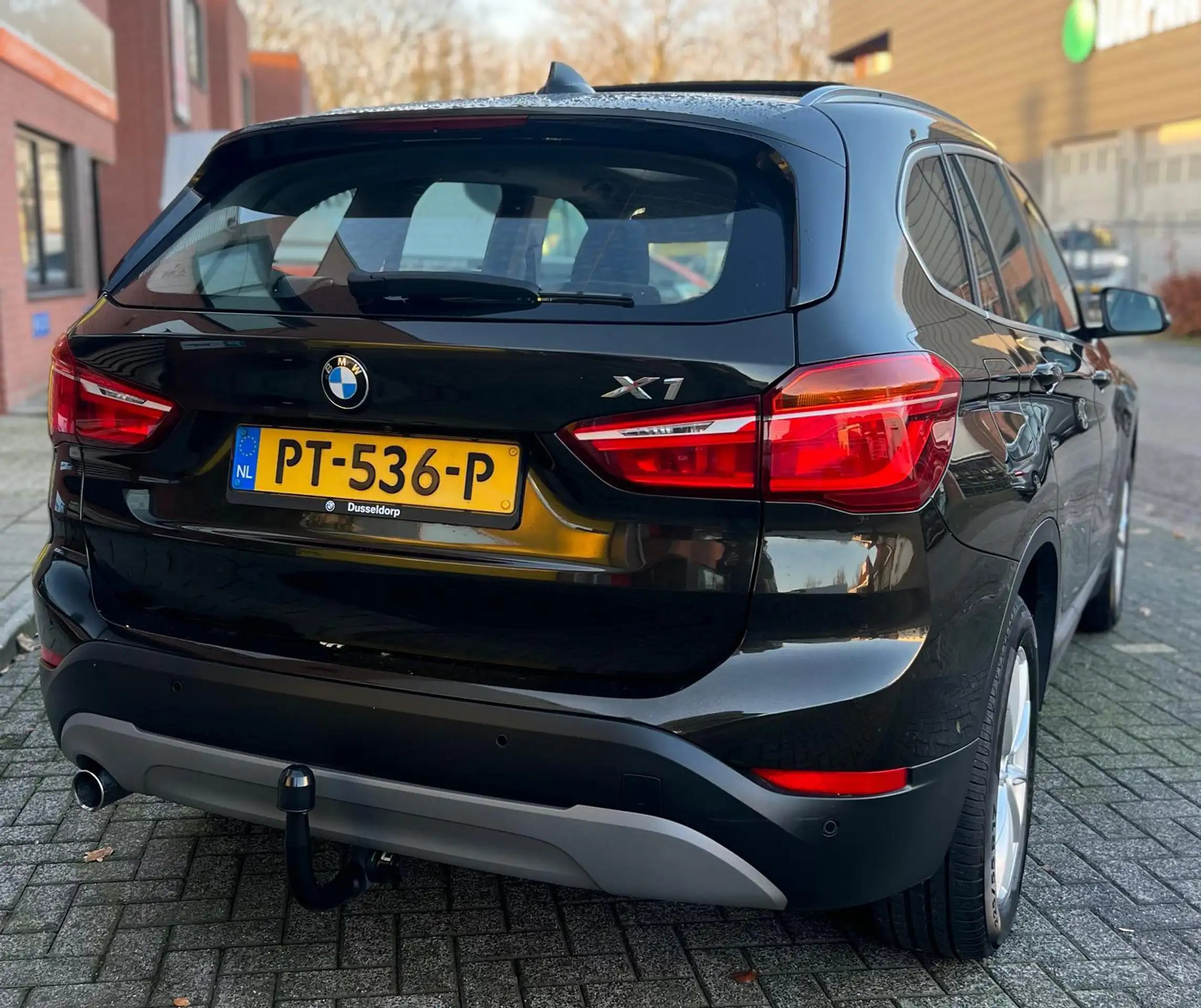 BMW - X1