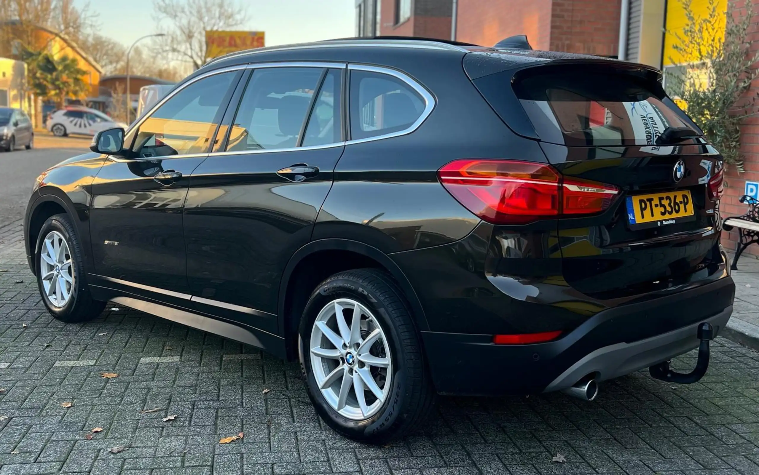 BMW - X1