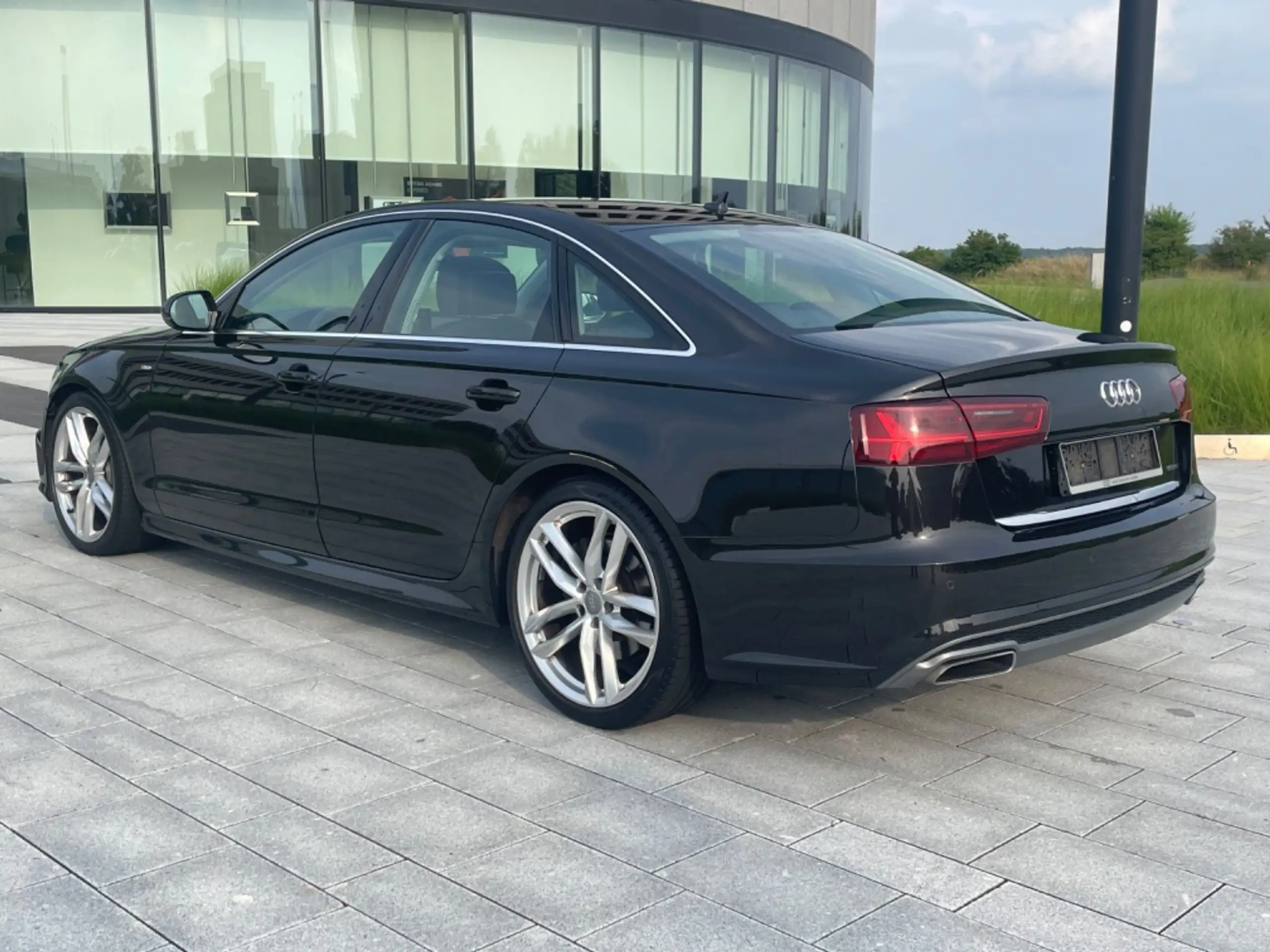 Audi - A6