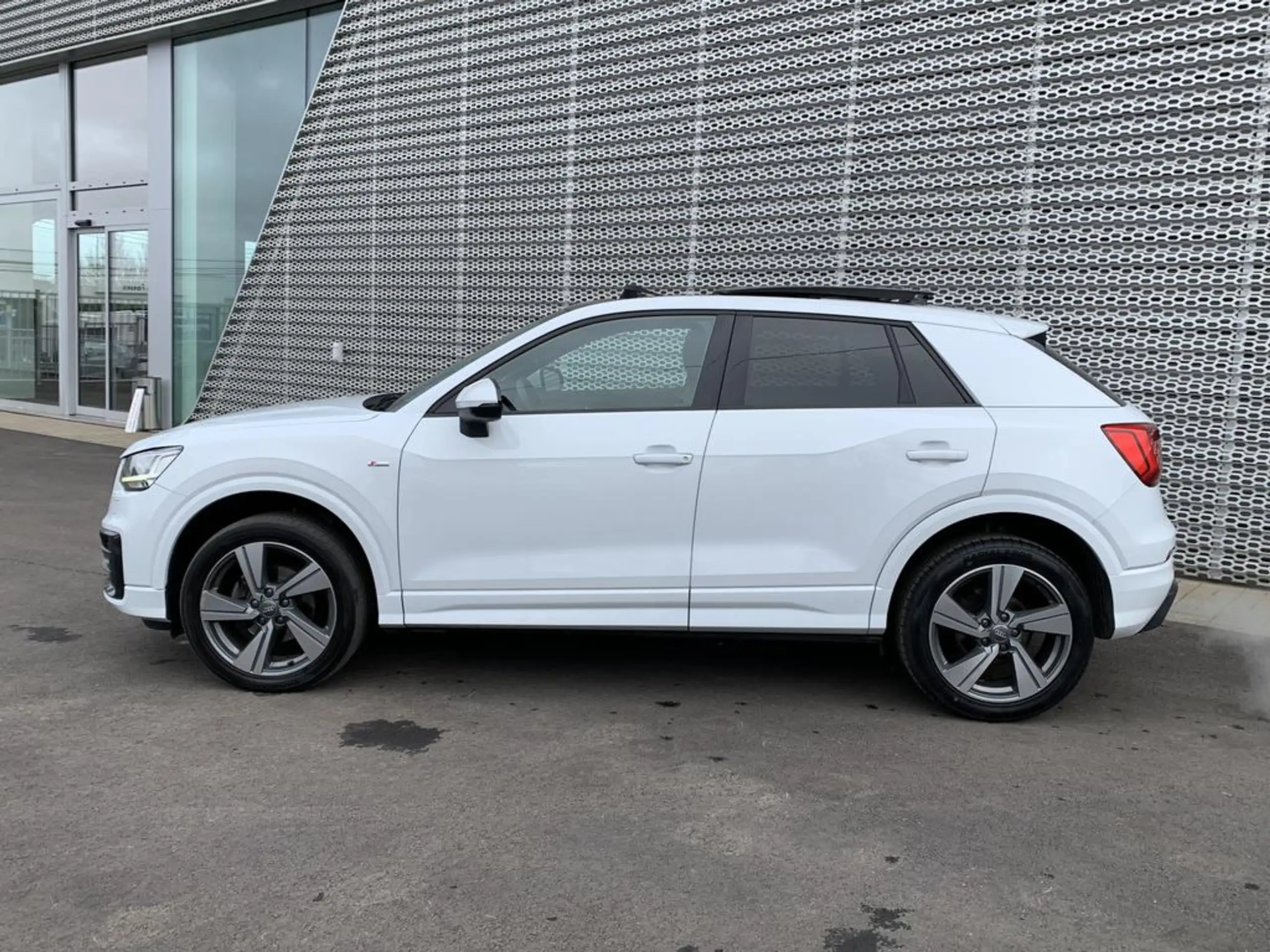 Audi - Q2