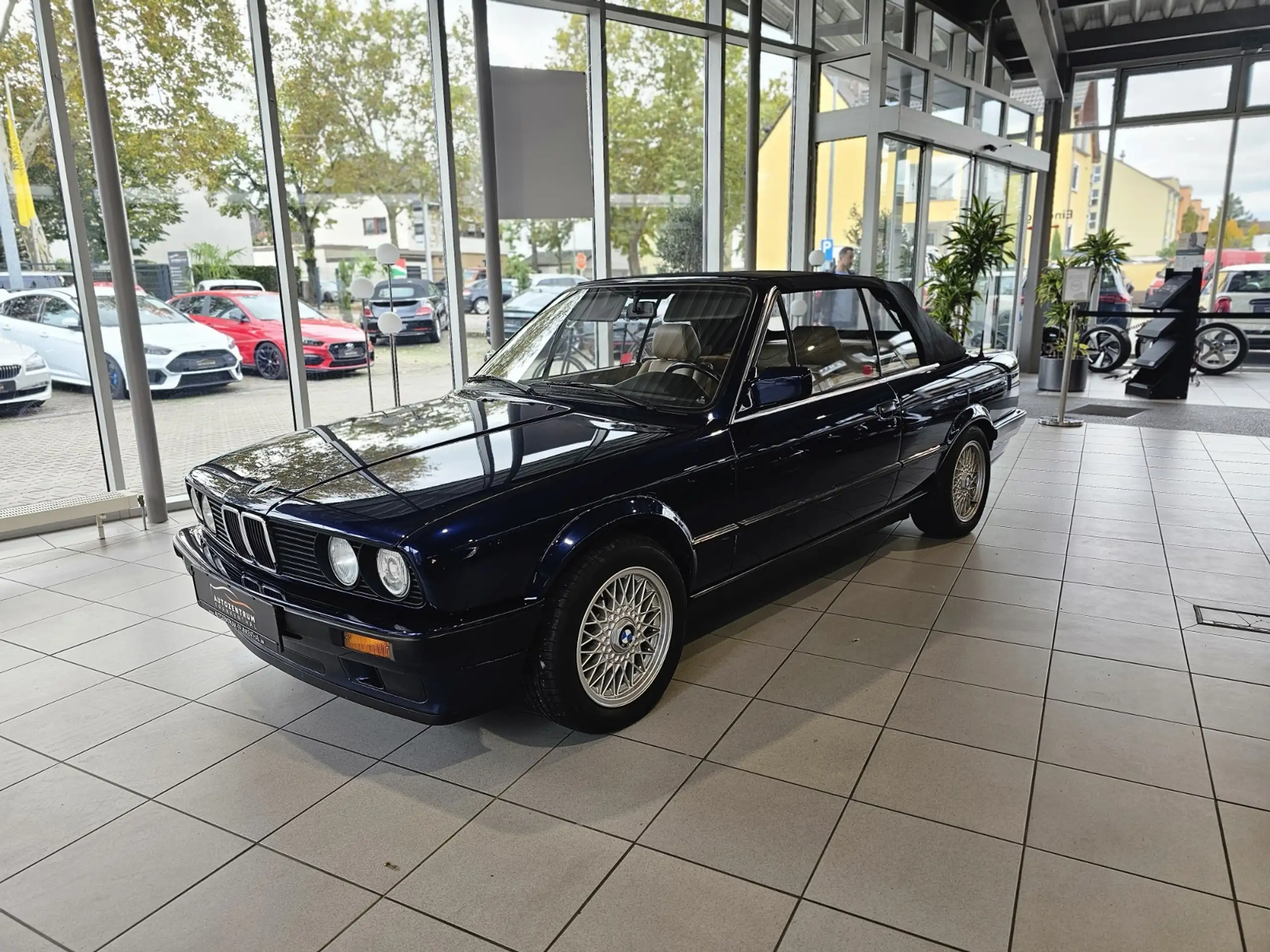 BMW - 320