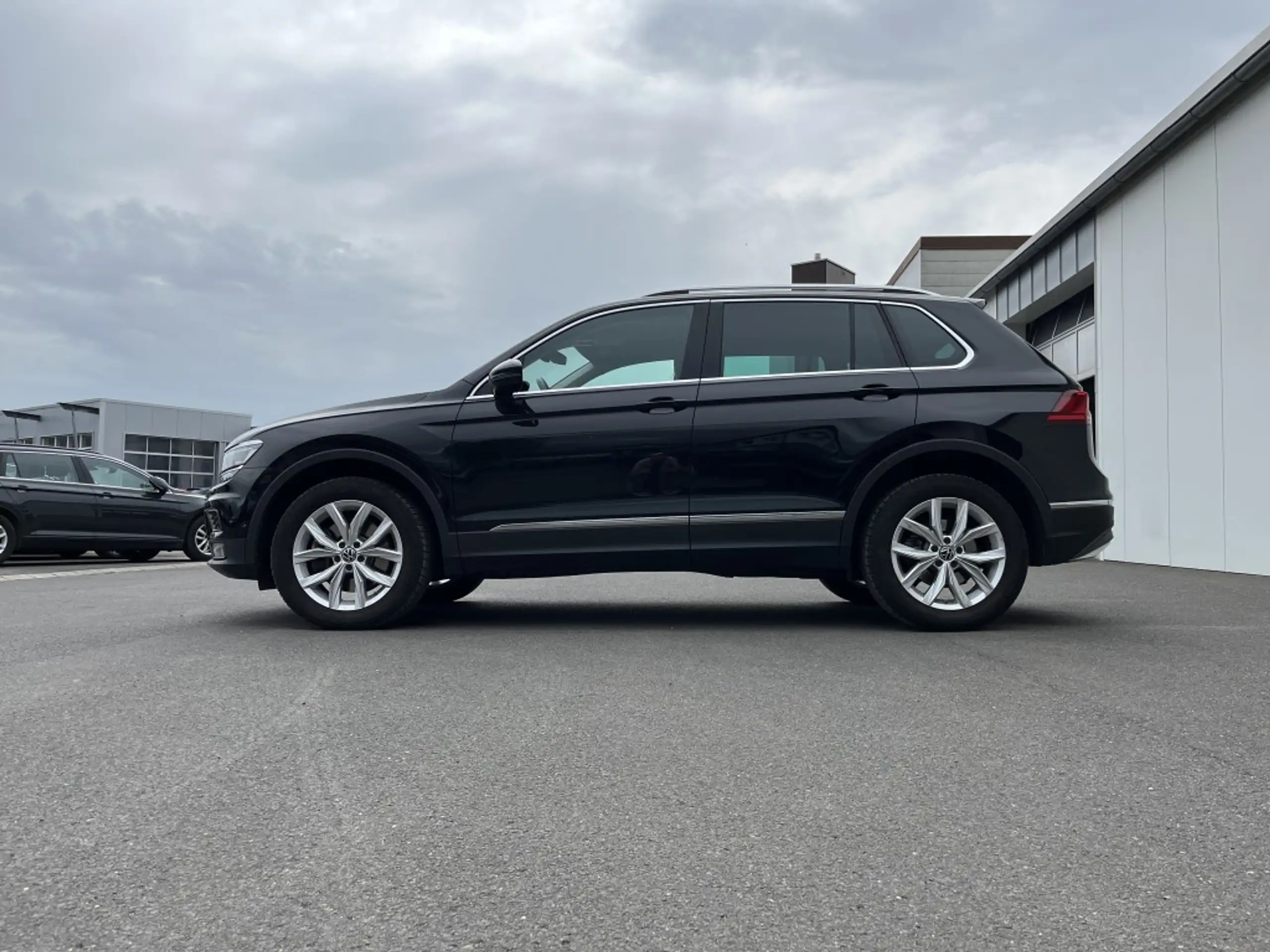 Volkswagen - Tiguan