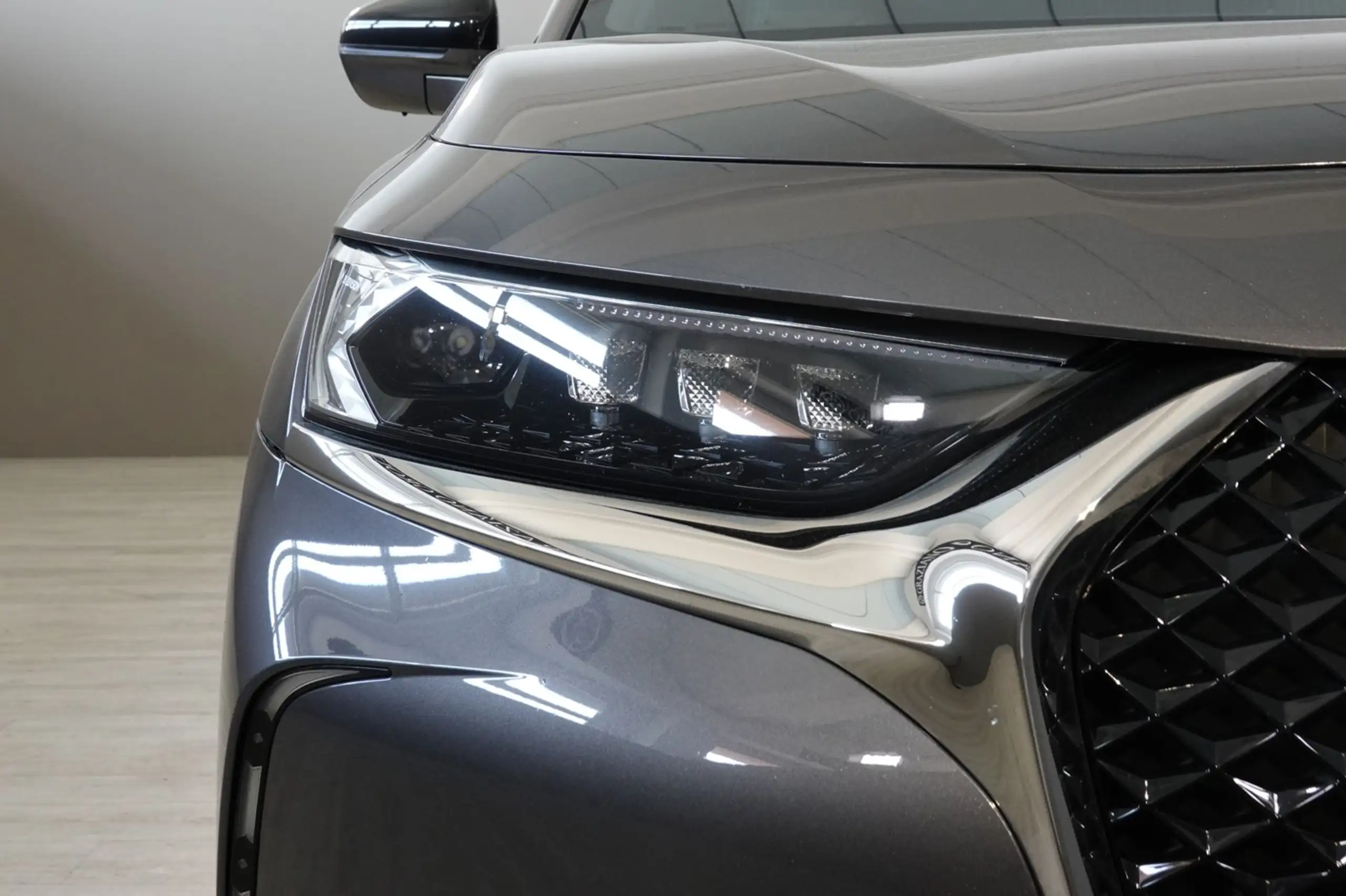 DS Automobiles - DS 7 Crossback