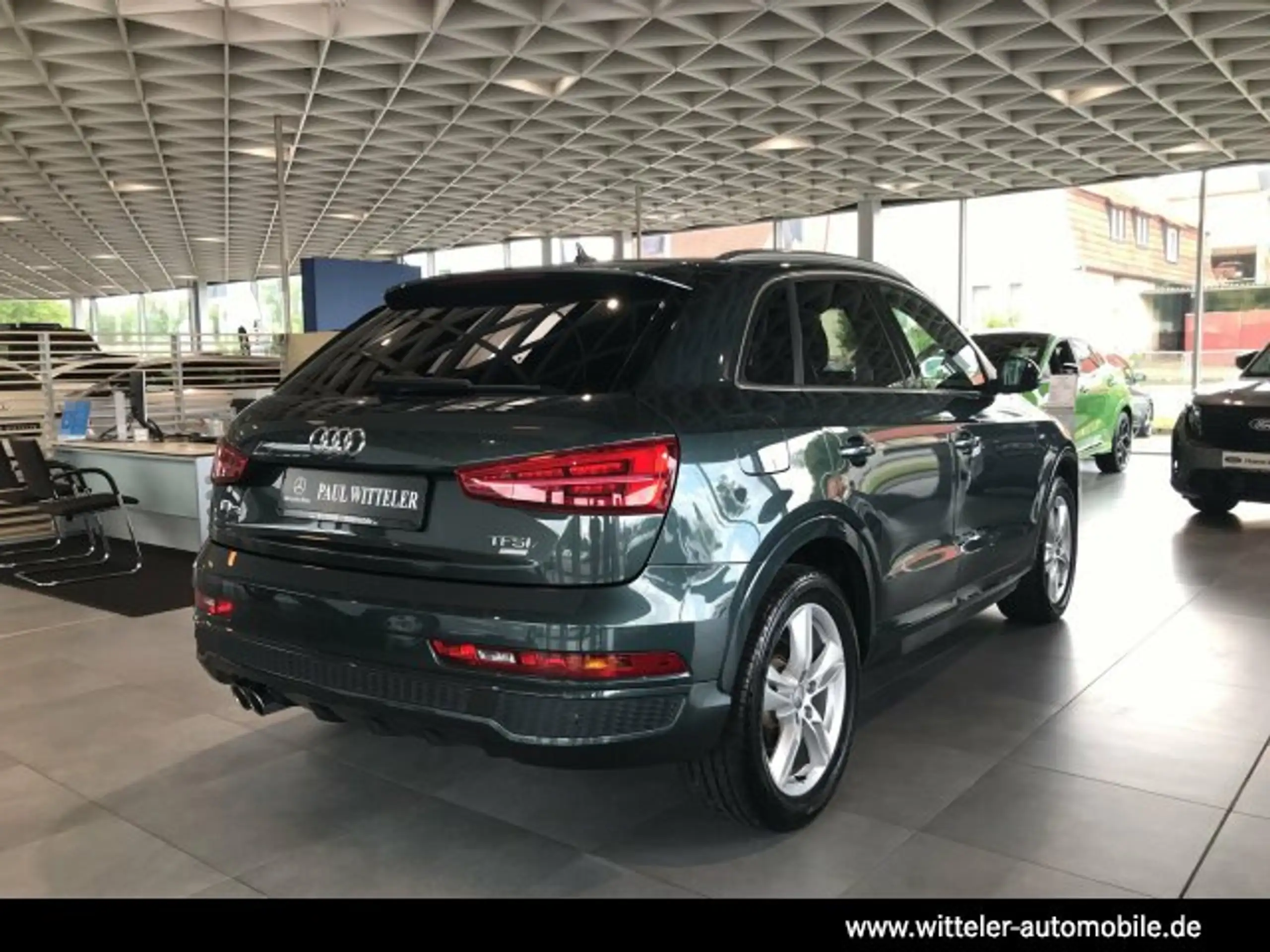 Audi - Q3