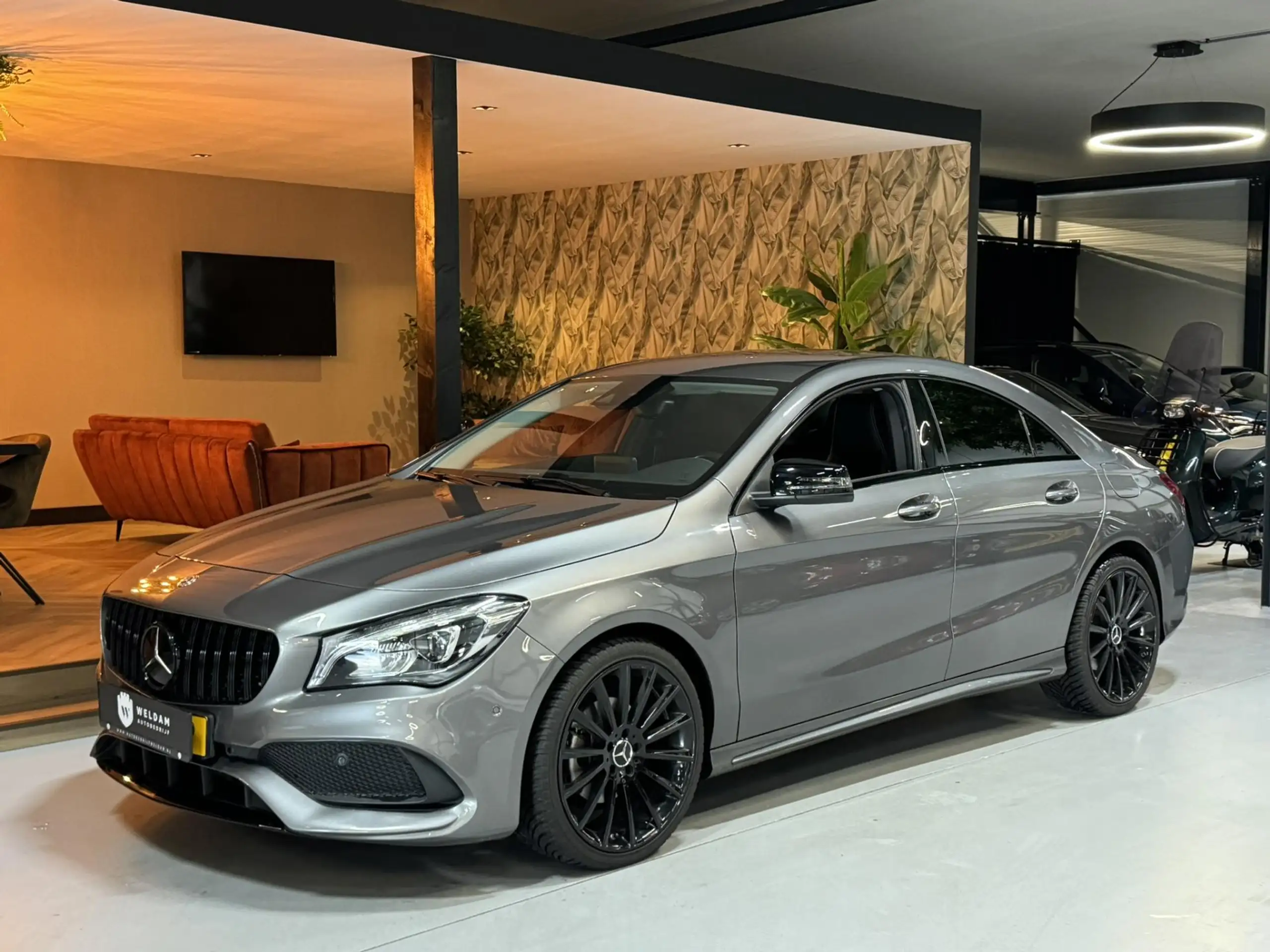 Mercedes-Benz - CLA 180