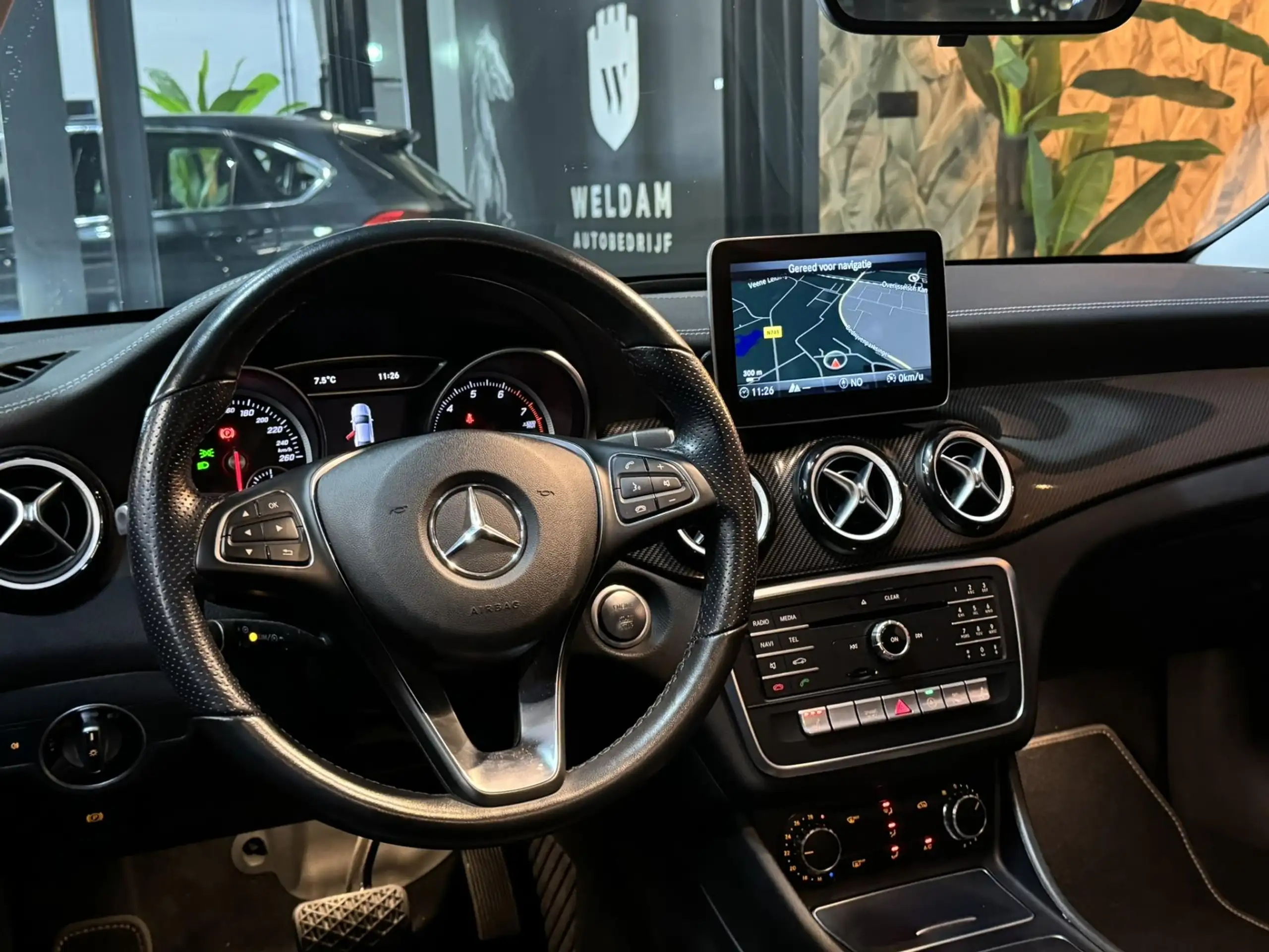 Mercedes-Benz - CLA 180