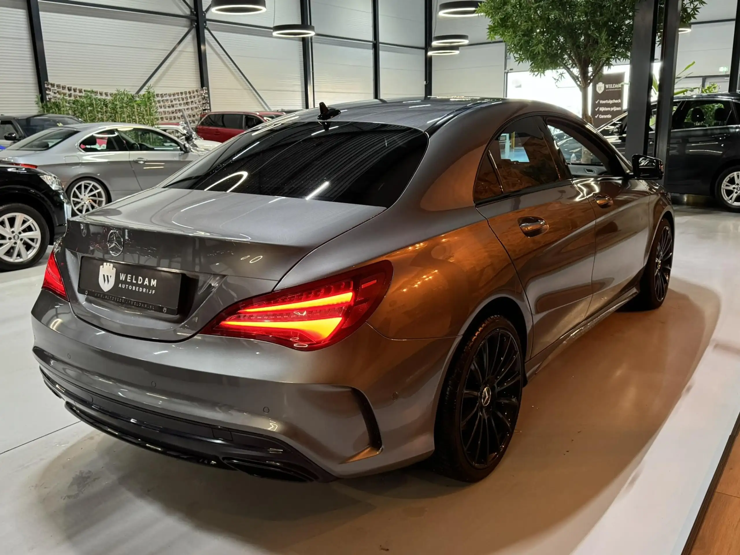 Mercedes-Benz - CLA 180