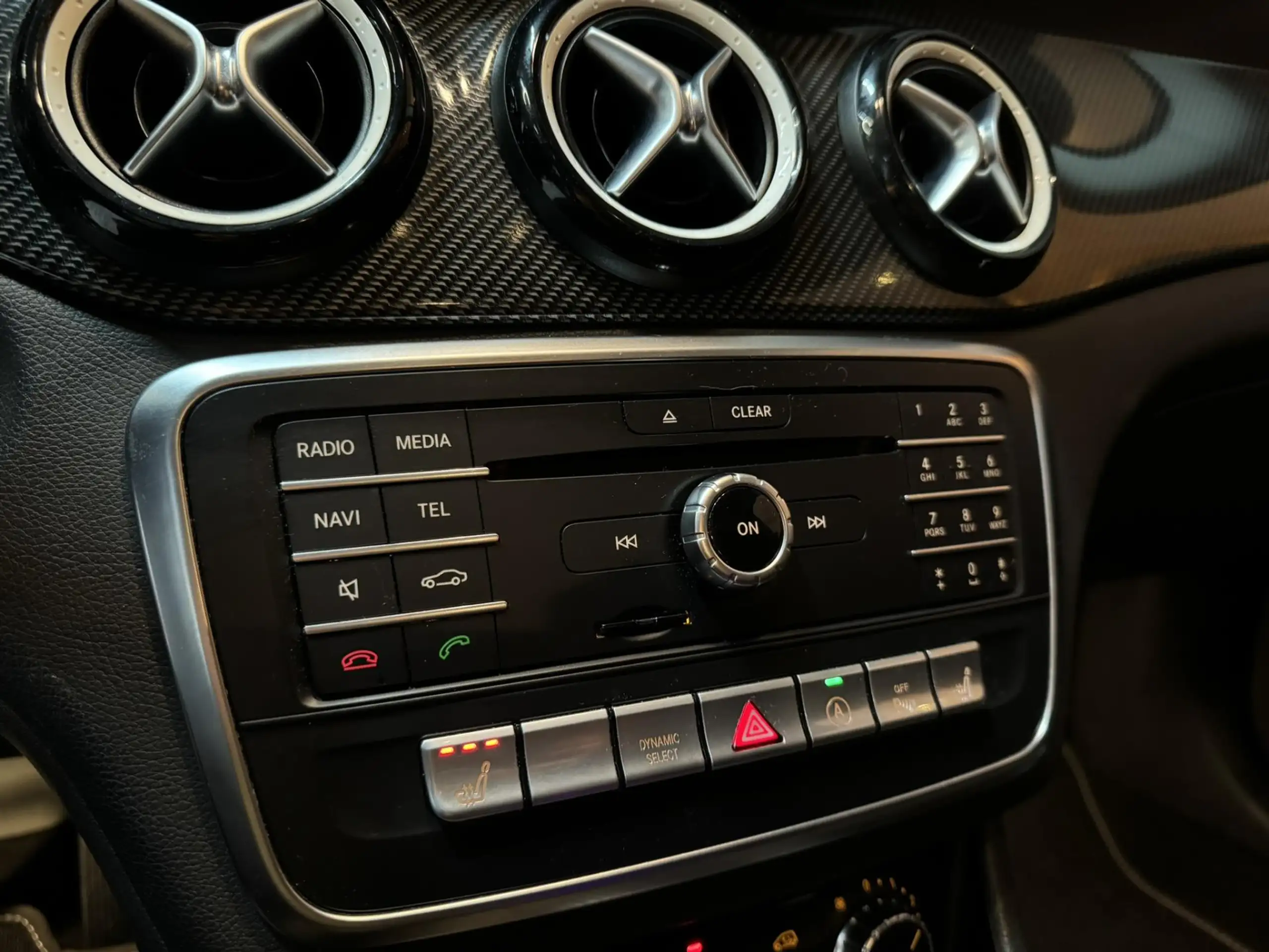 Mercedes-Benz - CLA 180