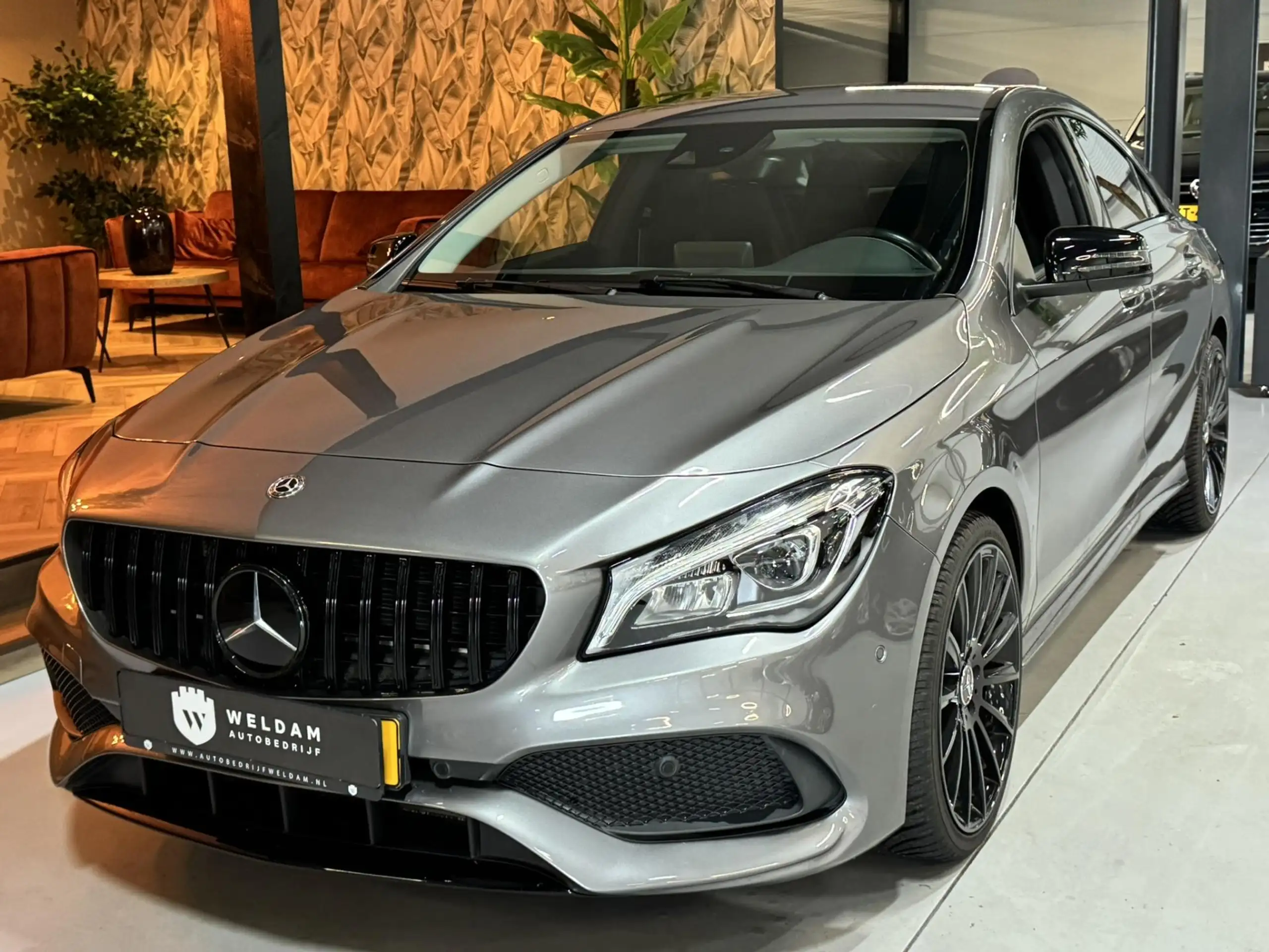 Mercedes-Benz - CLA 180