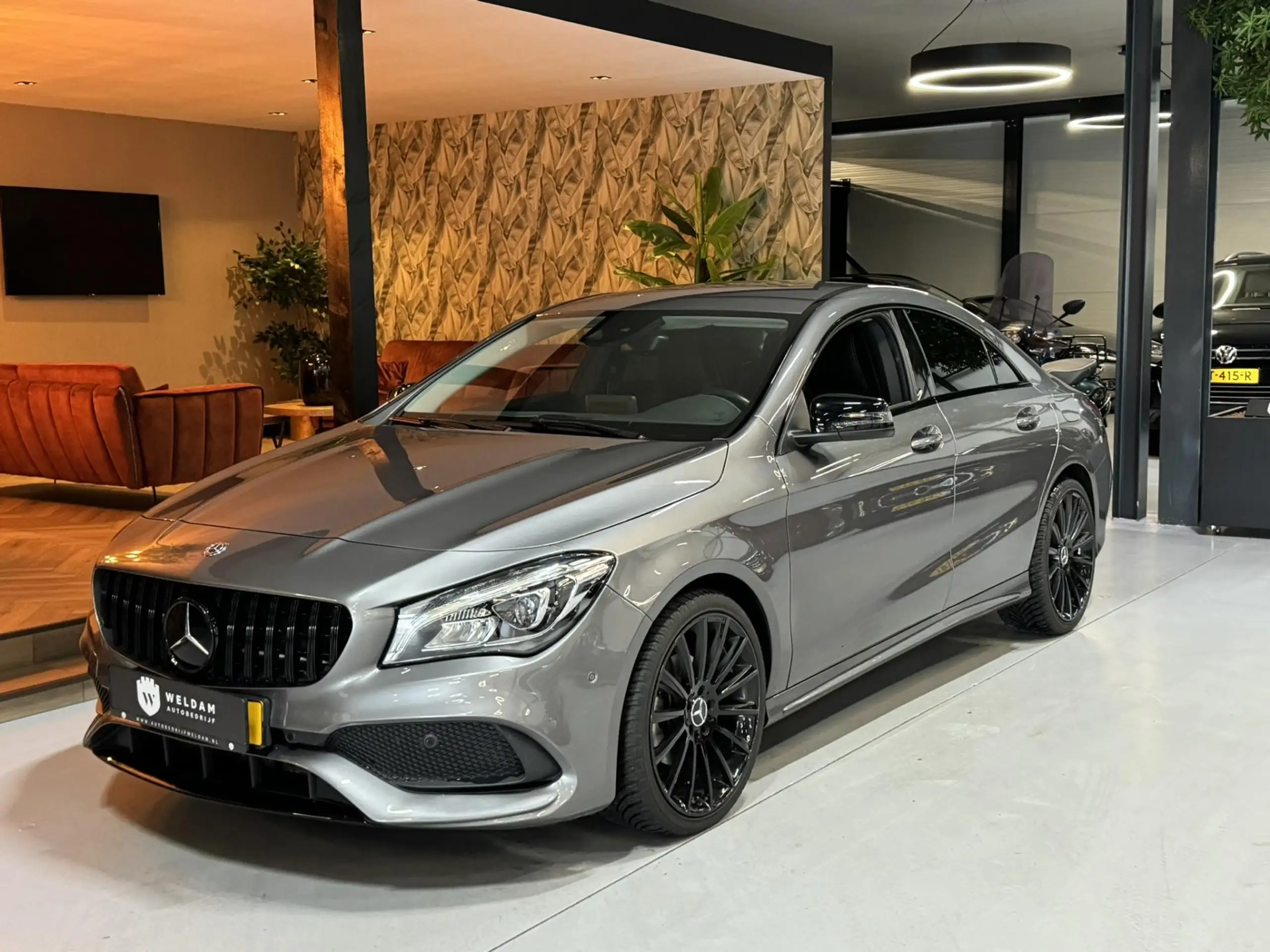 Mercedes-Benz - CLA 180