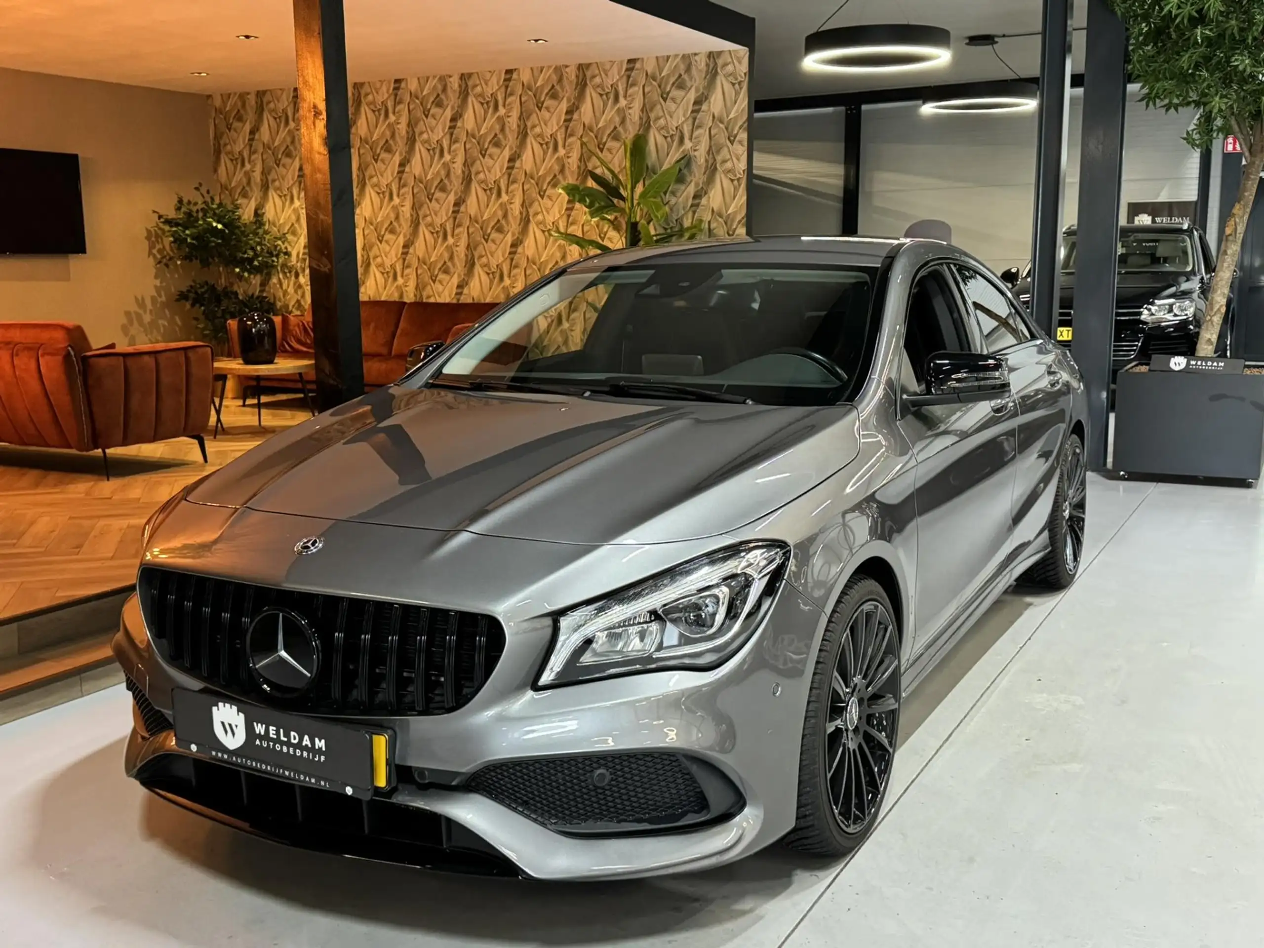 Mercedes-Benz - CLA 180