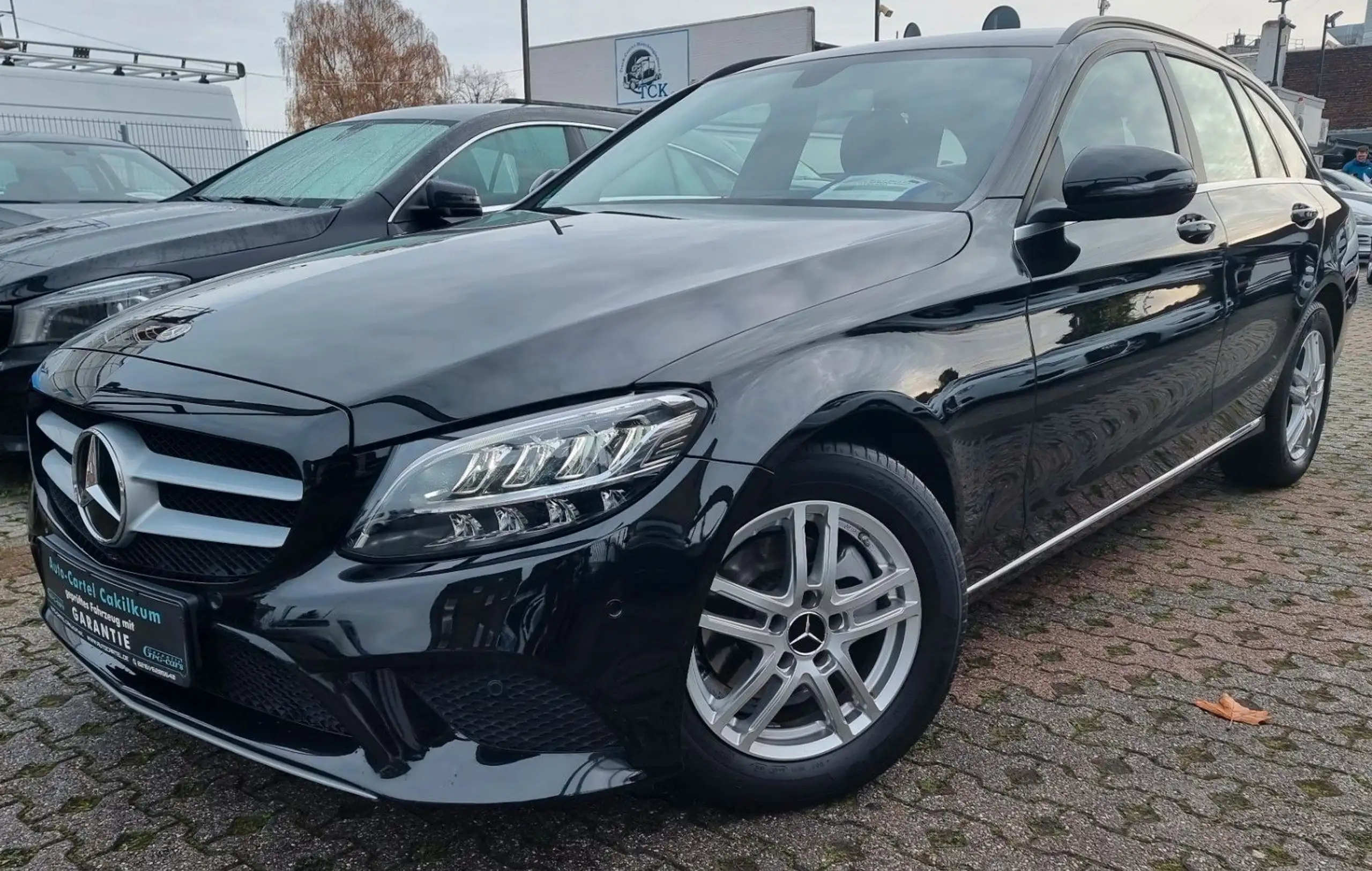 Mercedes-Benz - C 200