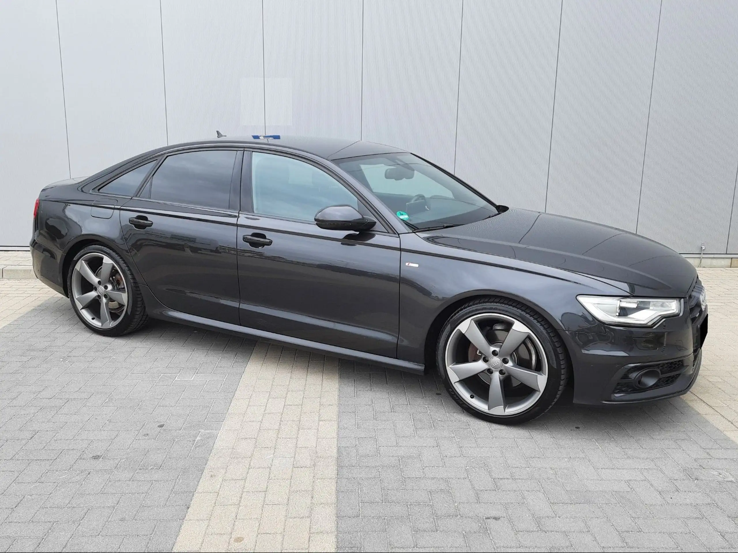 Audi - A6