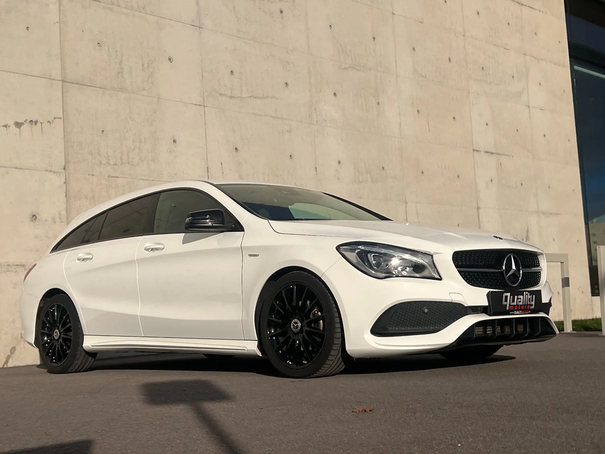 Mercedes-Benz - CLA 180