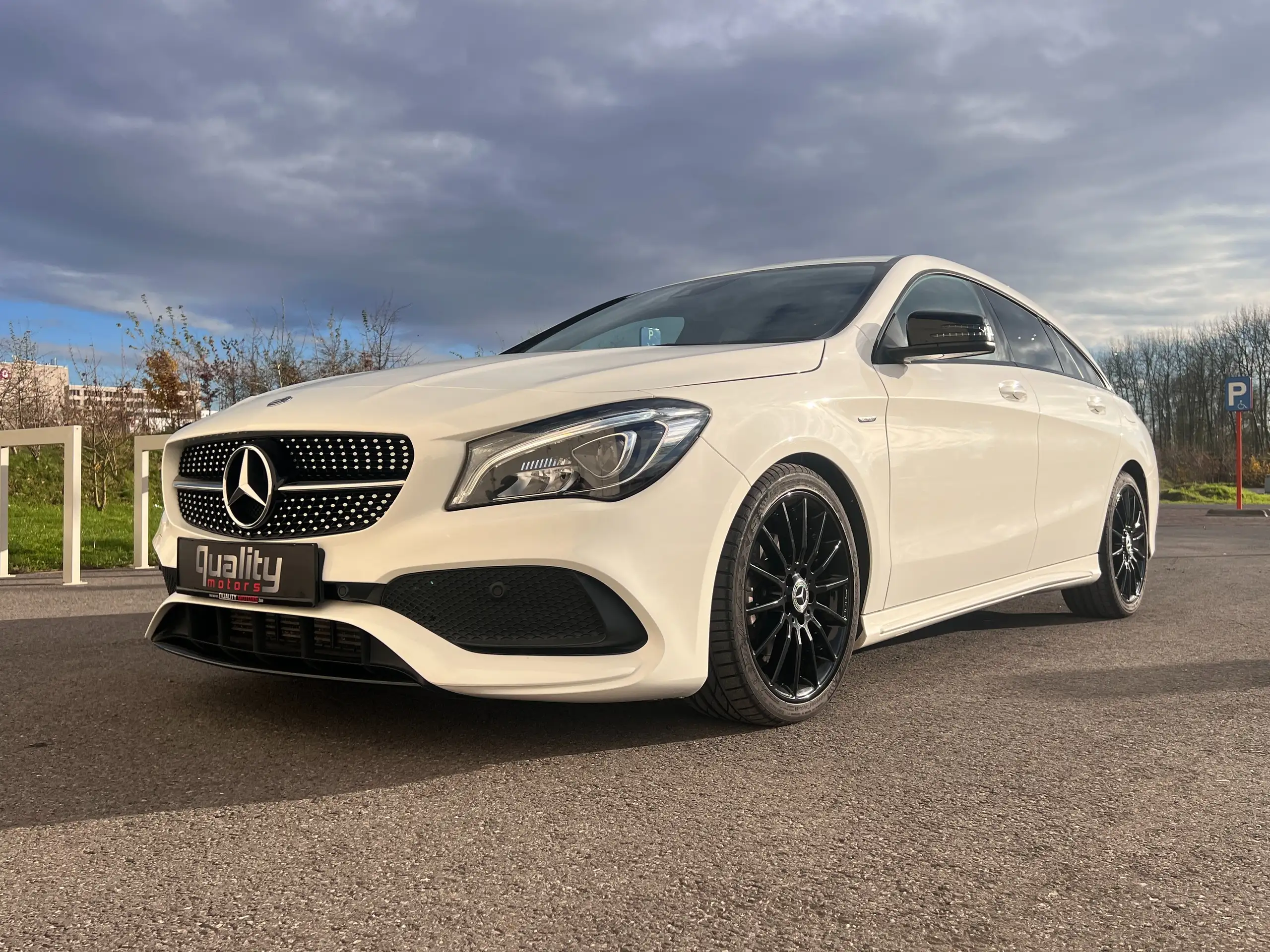 Mercedes-Benz - CLA 180