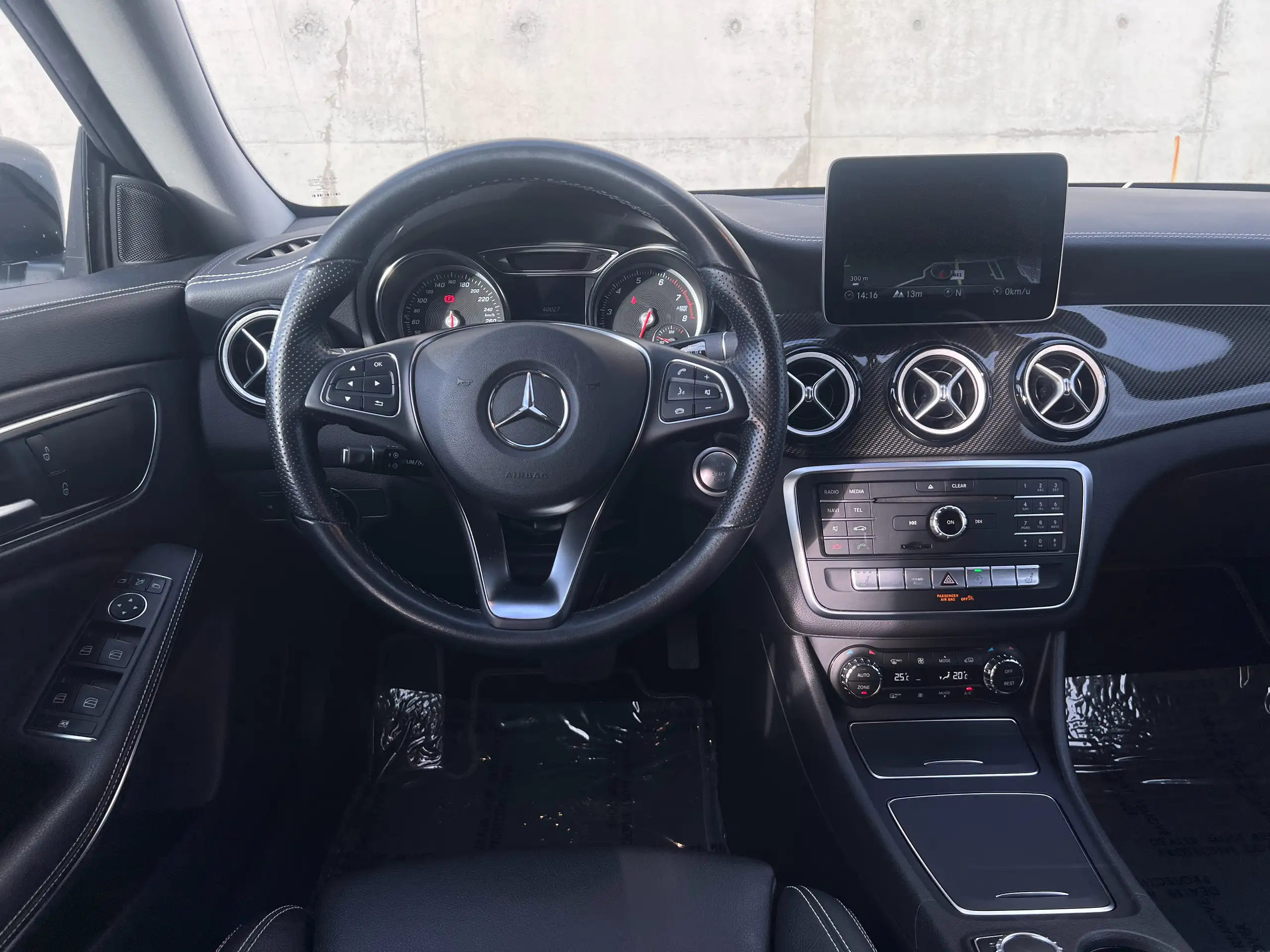 Mercedes-Benz - CLA 180