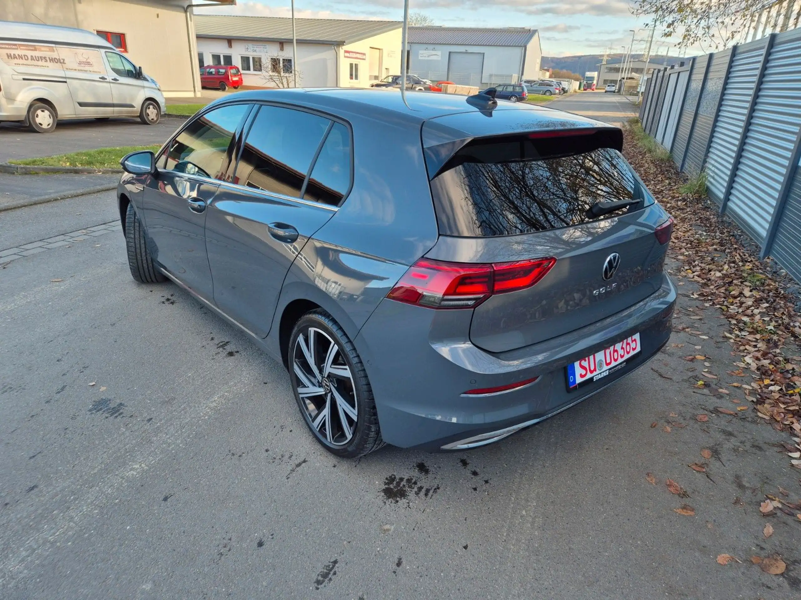 Volkswagen - Golf