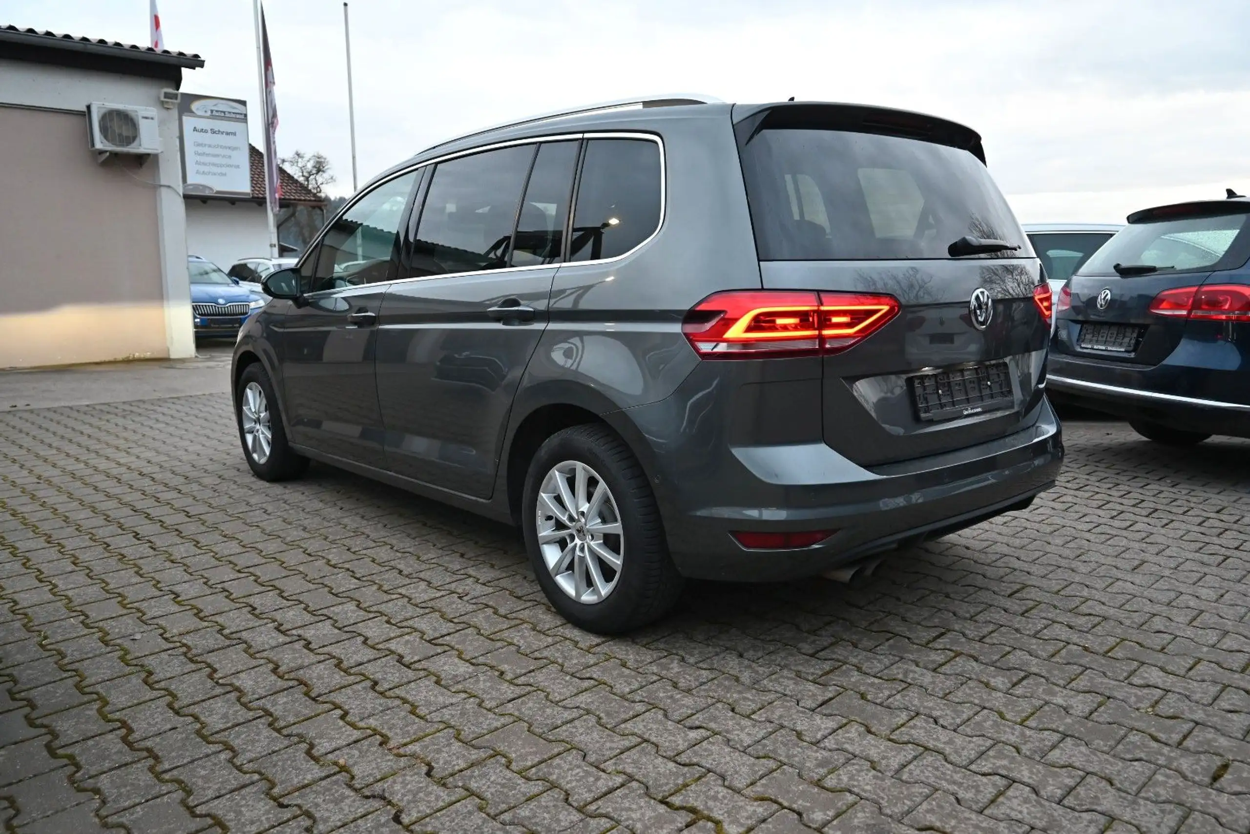 Volkswagen - Touran