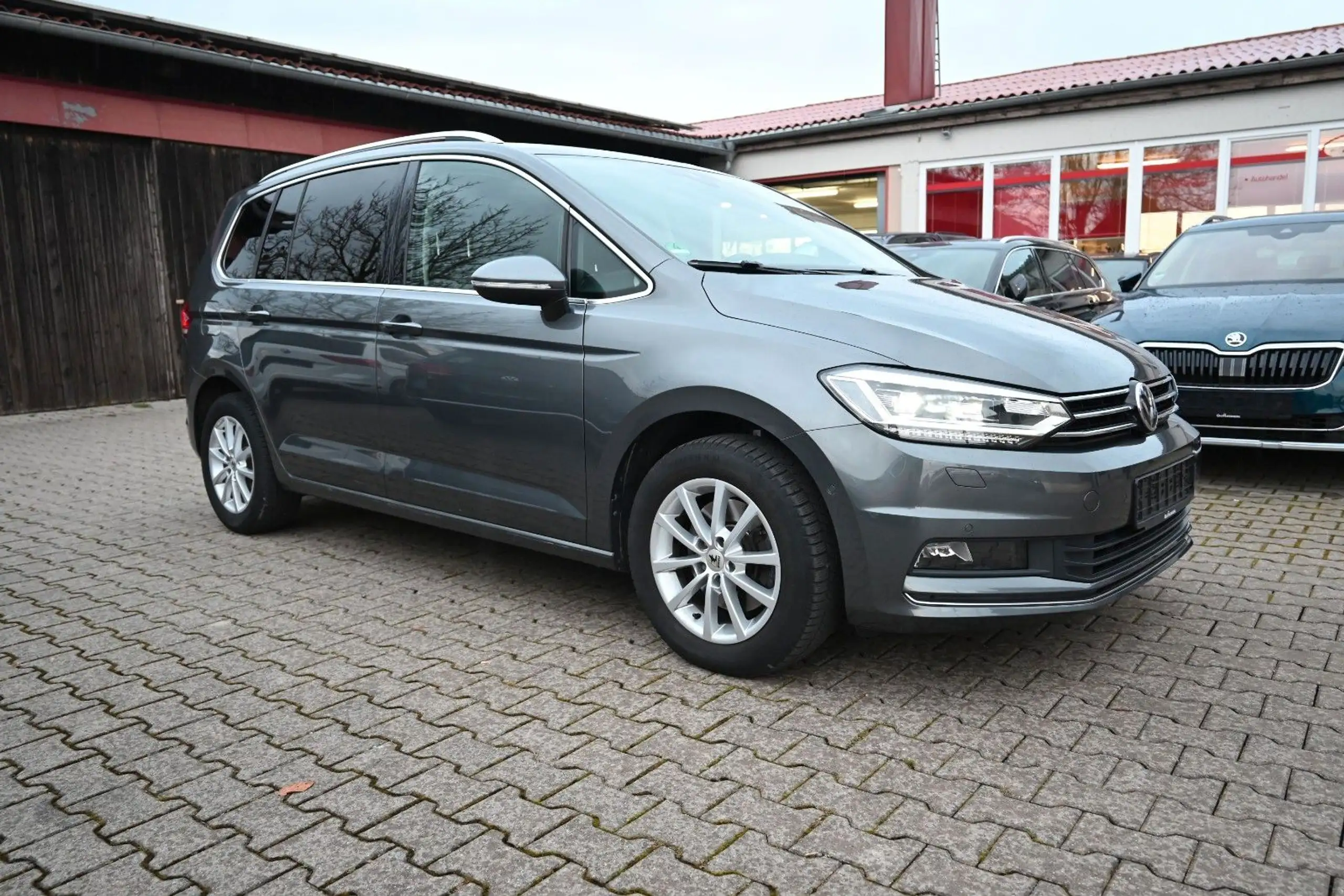 Volkswagen - Touran