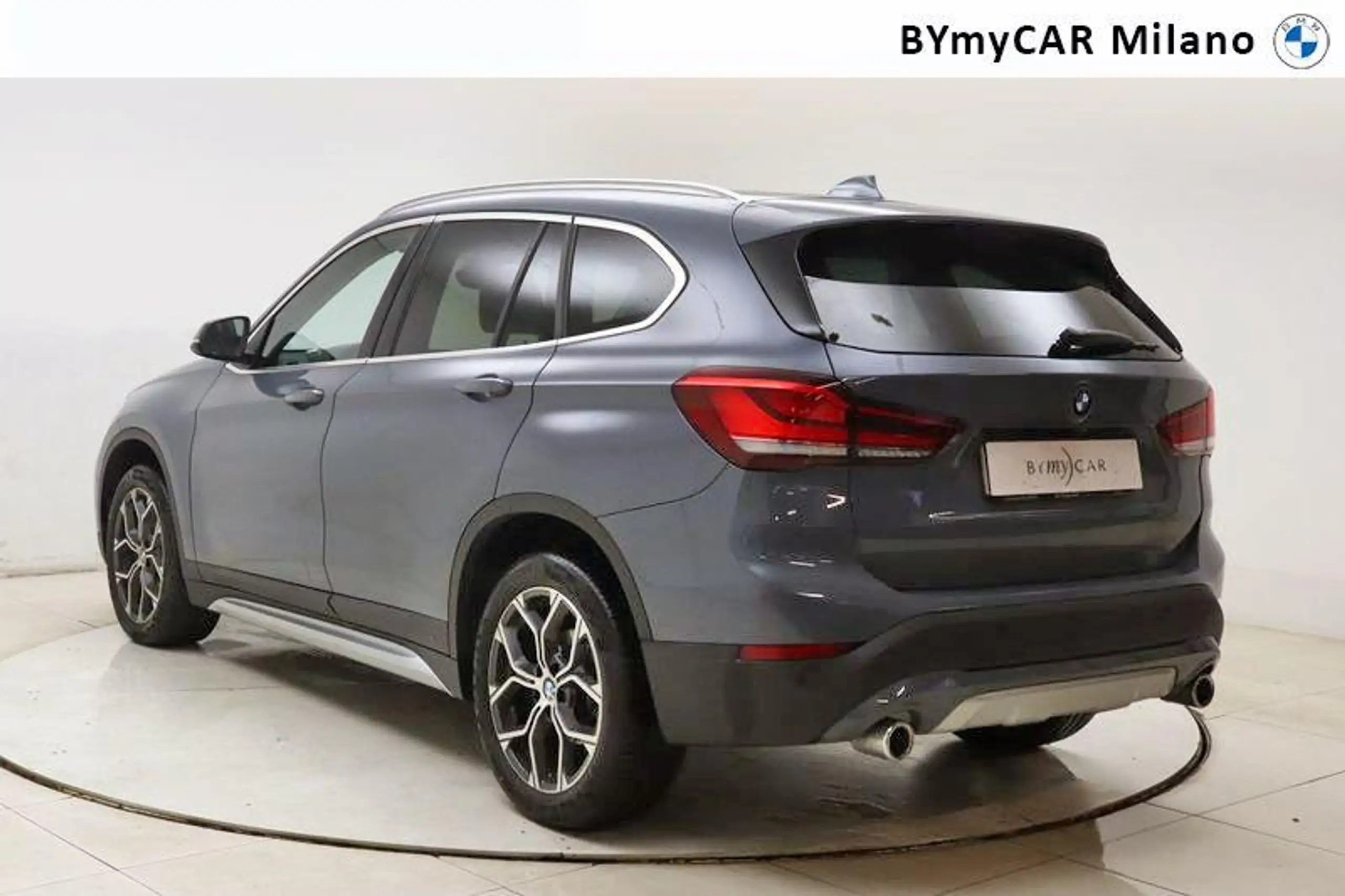 BMW - X1