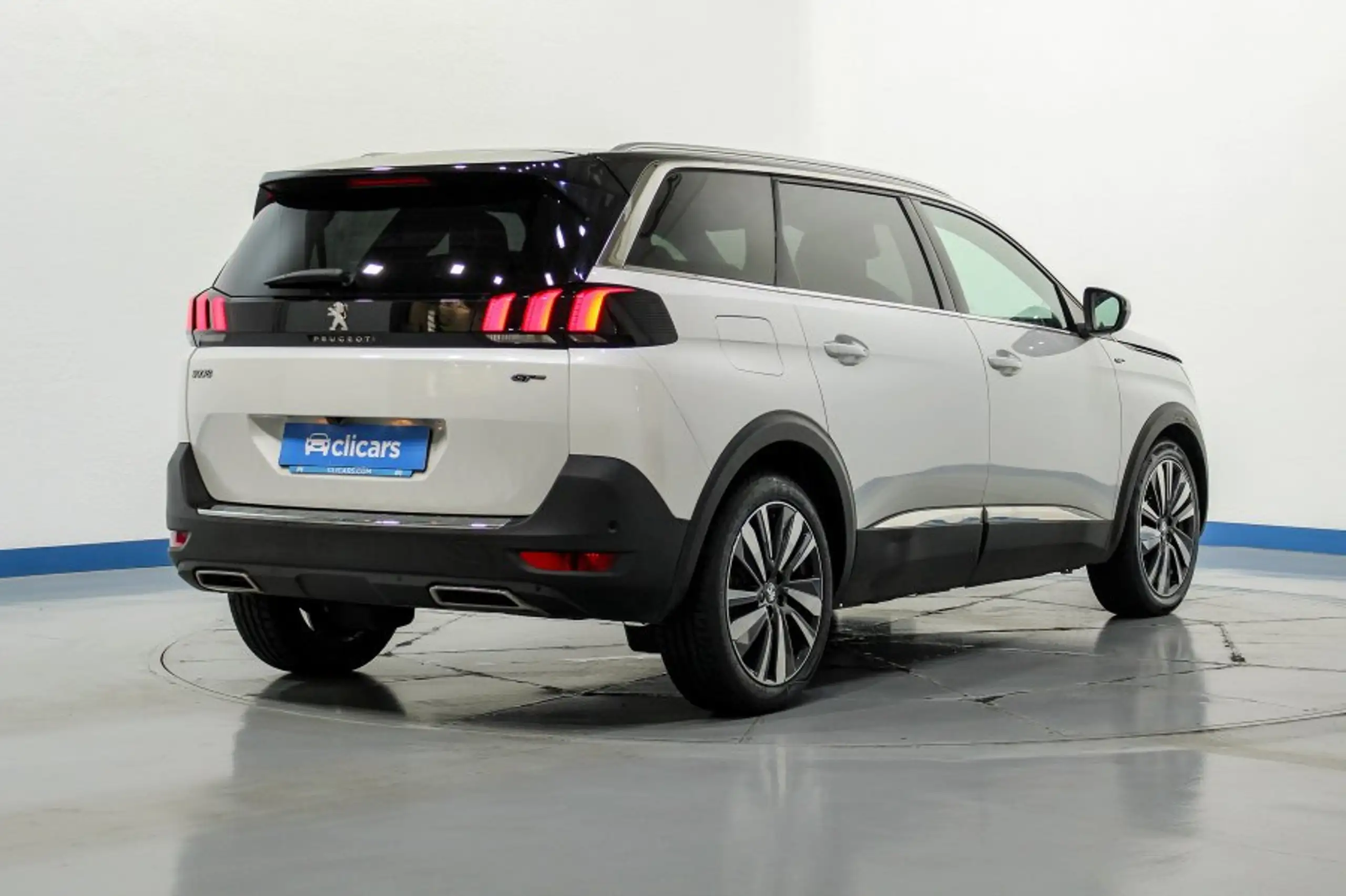 Peugeot - 5008