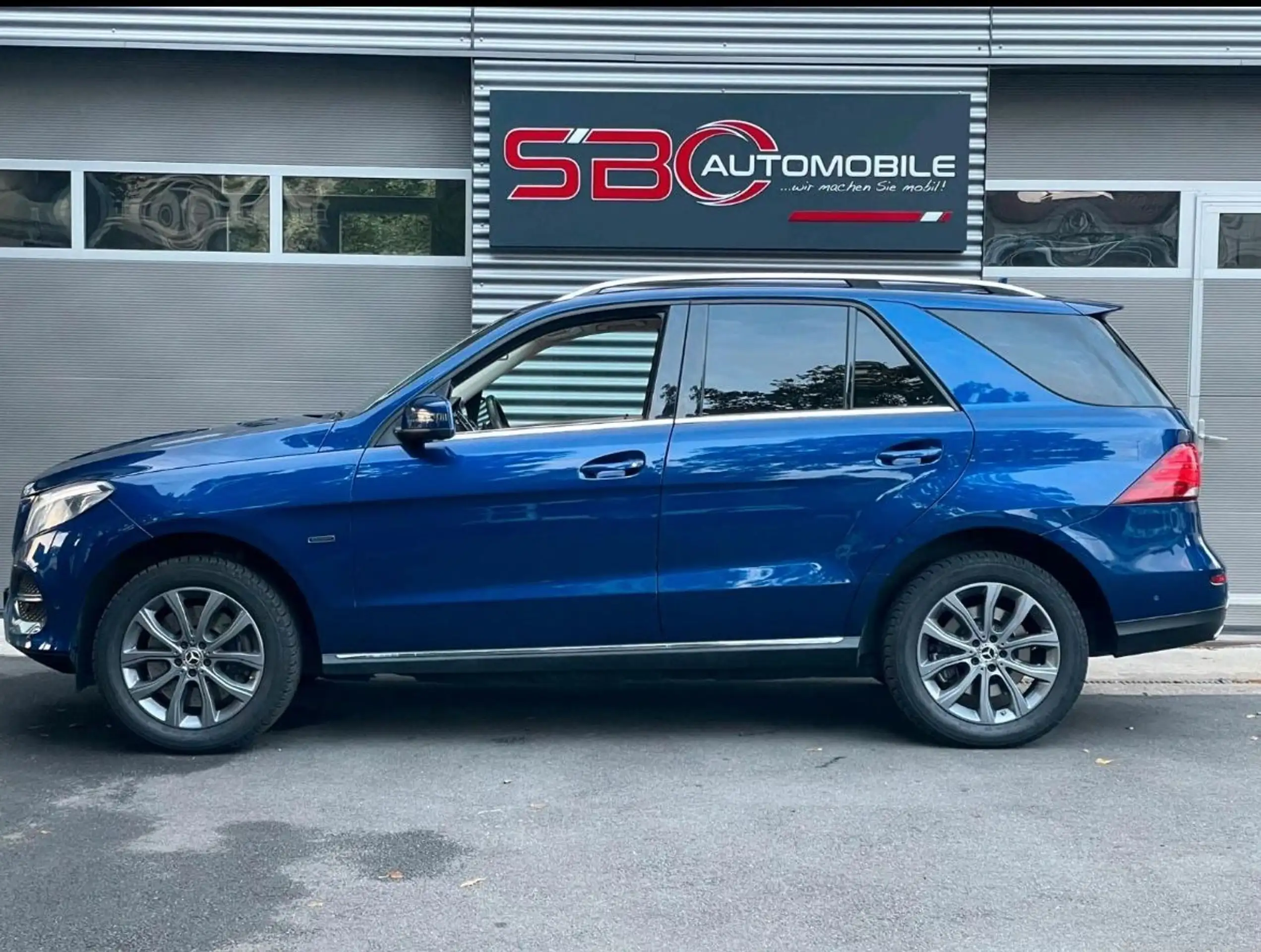 Mercedes-Benz - GLE 500