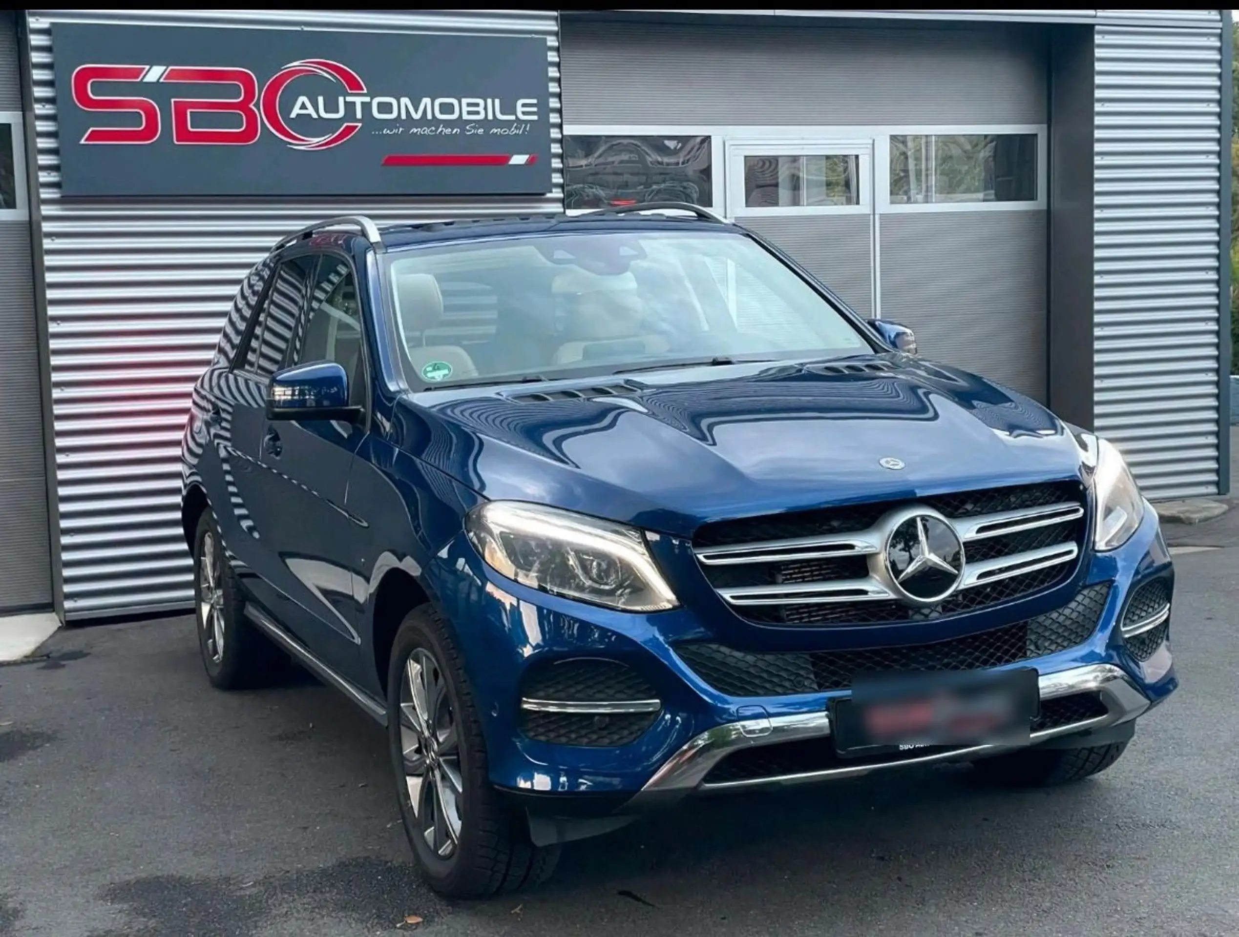 Mercedes-Benz - GLE 500