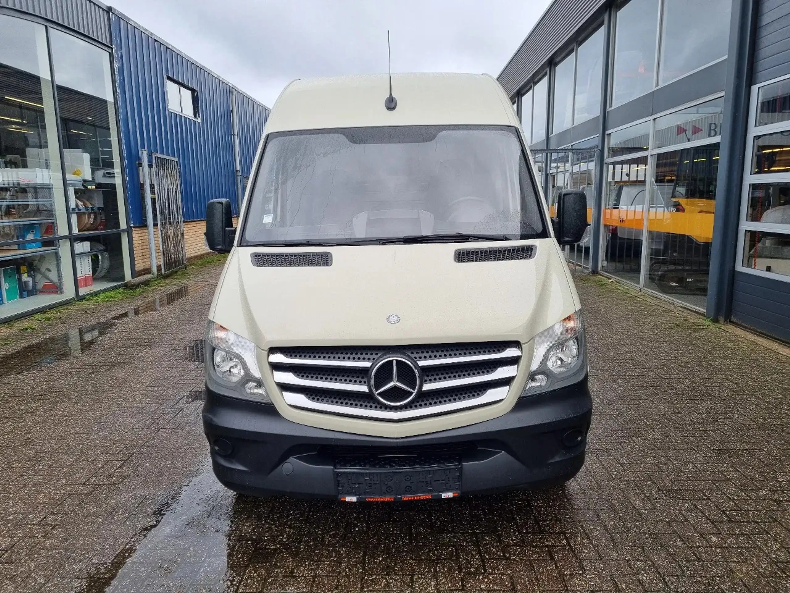 Mercedes-Benz - Sprinter