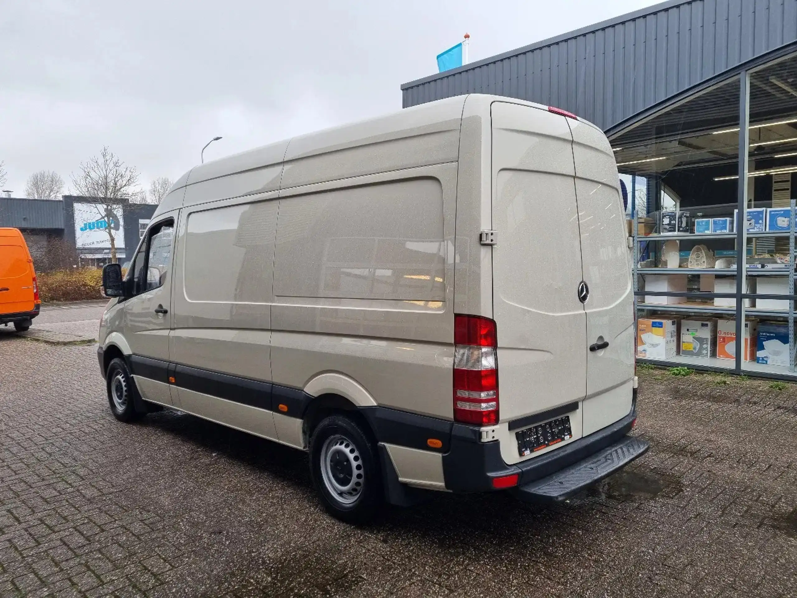 Mercedes-Benz - Sprinter