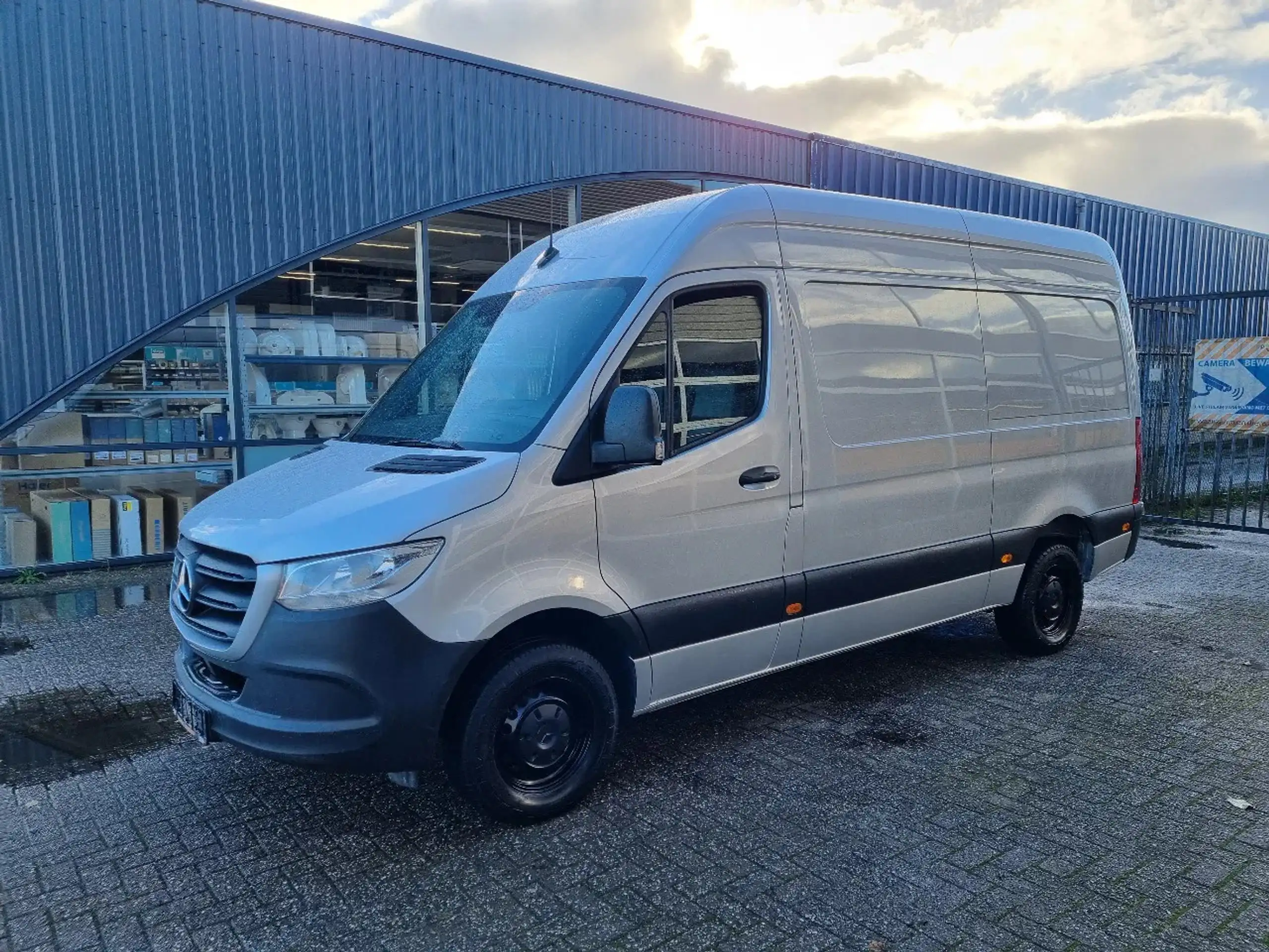 Mercedes-Benz - Sprinter