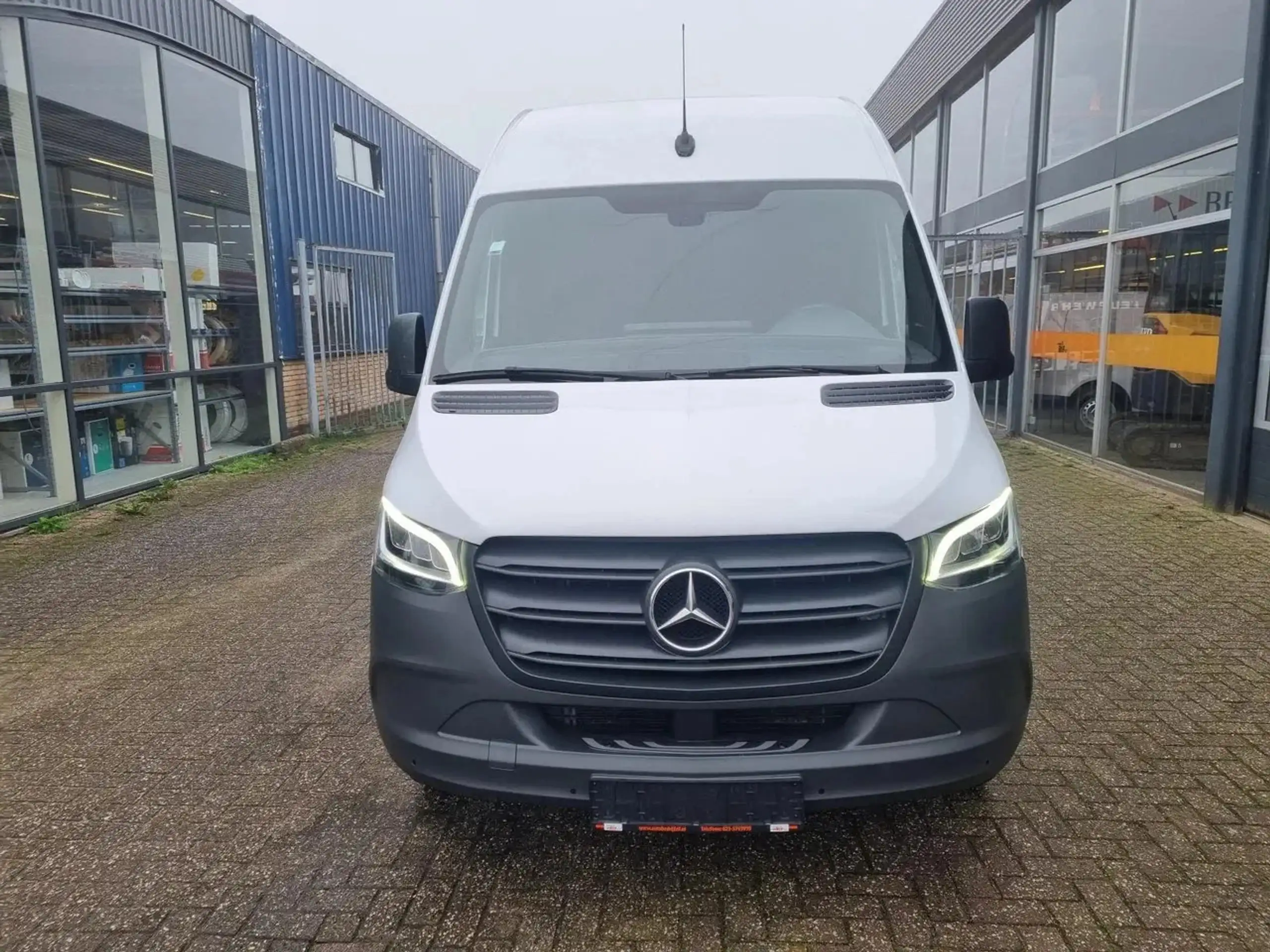 Mercedes-Benz - Sprinter