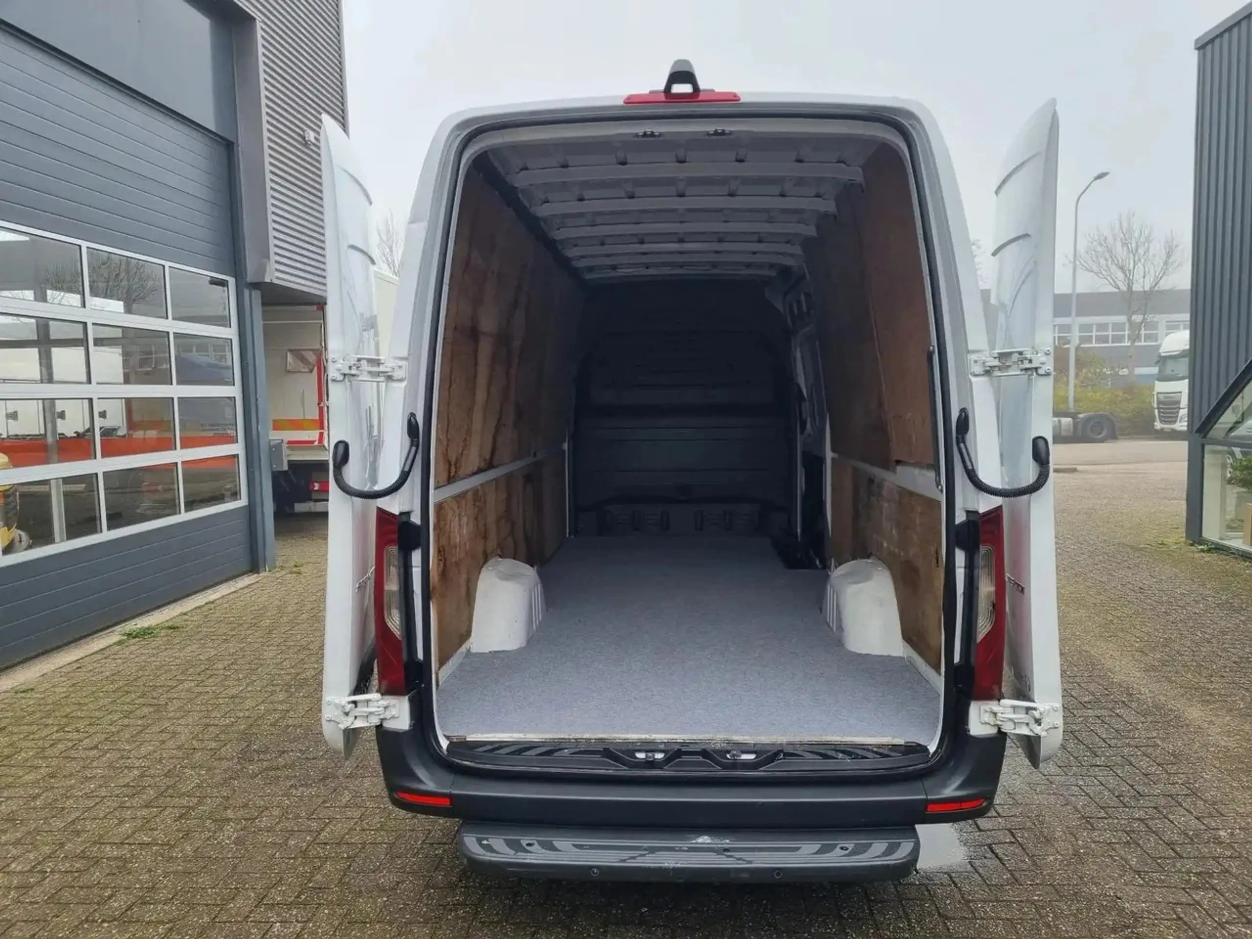 Mercedes-Benz - Sprinter