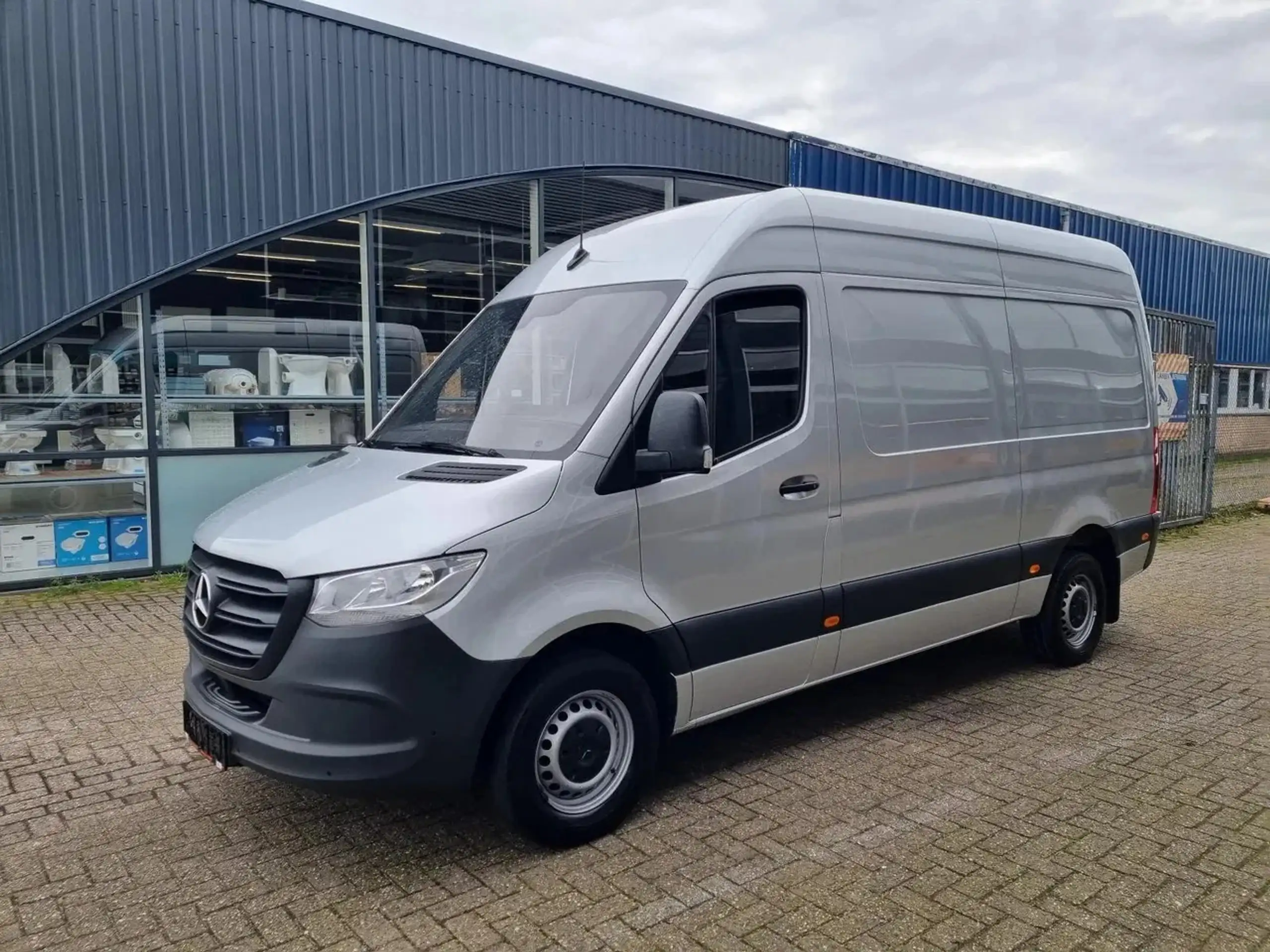 Mercedes-Benz - Sprinter