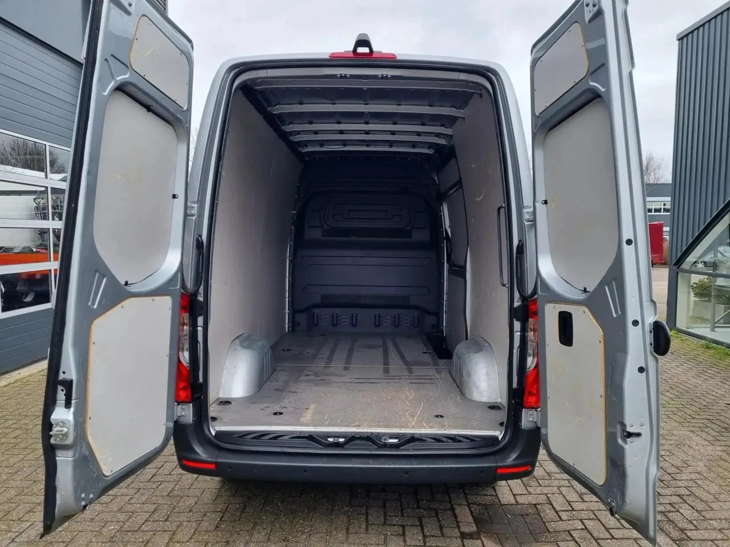 Mercedes-Benz - Sprinter