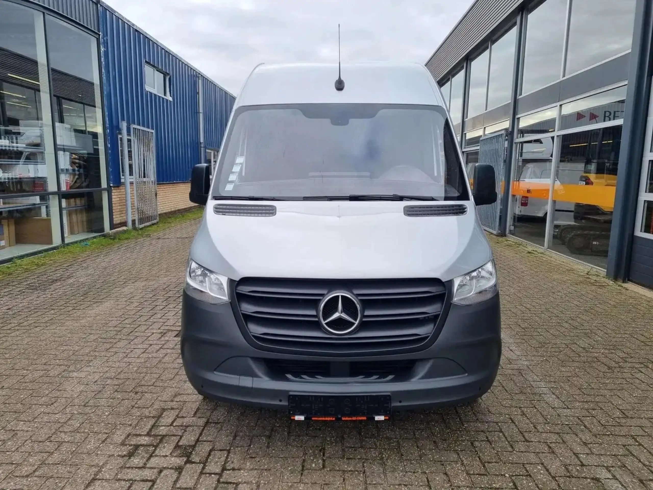 Mercedes-Benz - Sprinter