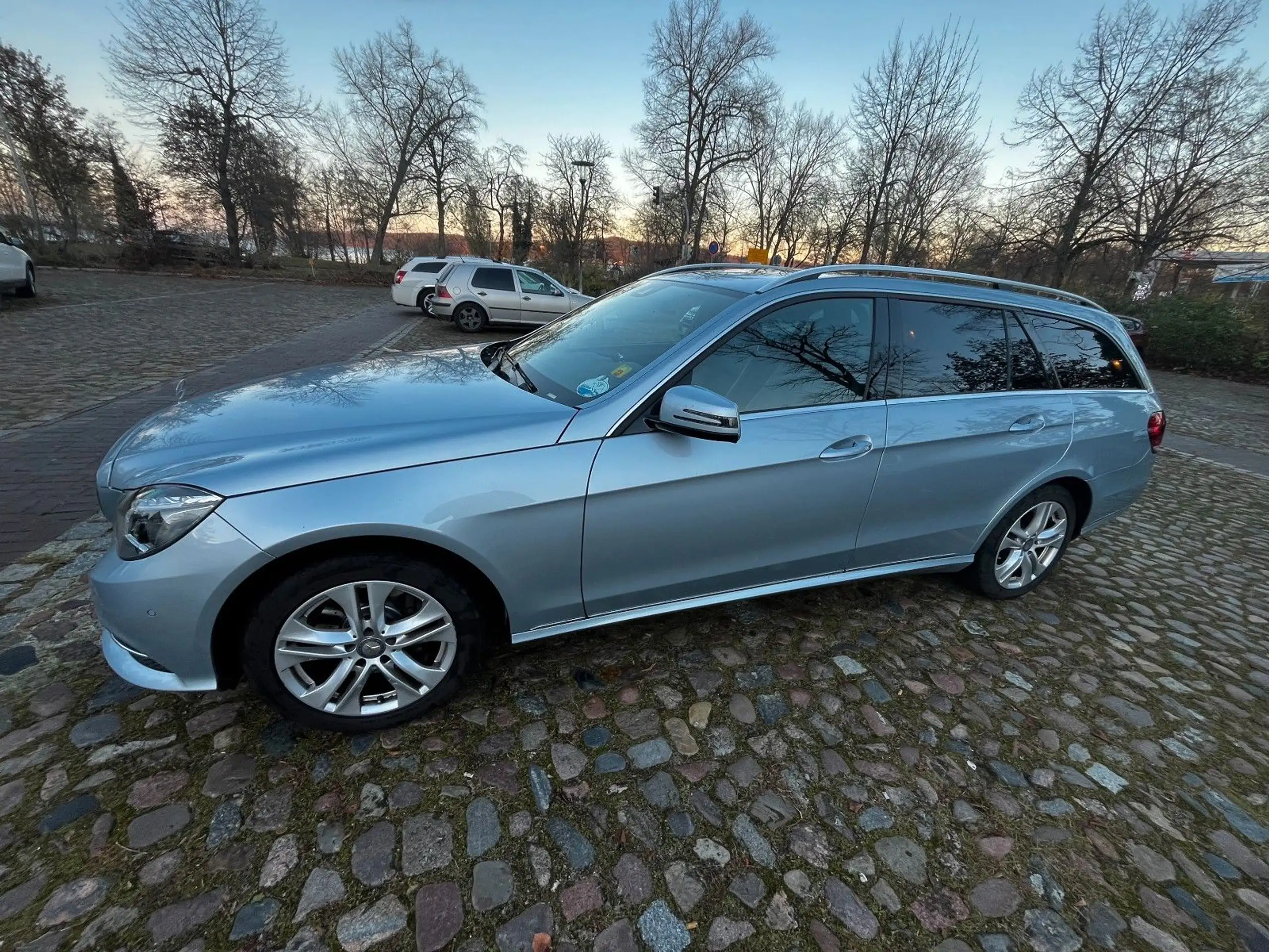 Mercedes-Benz - E 250