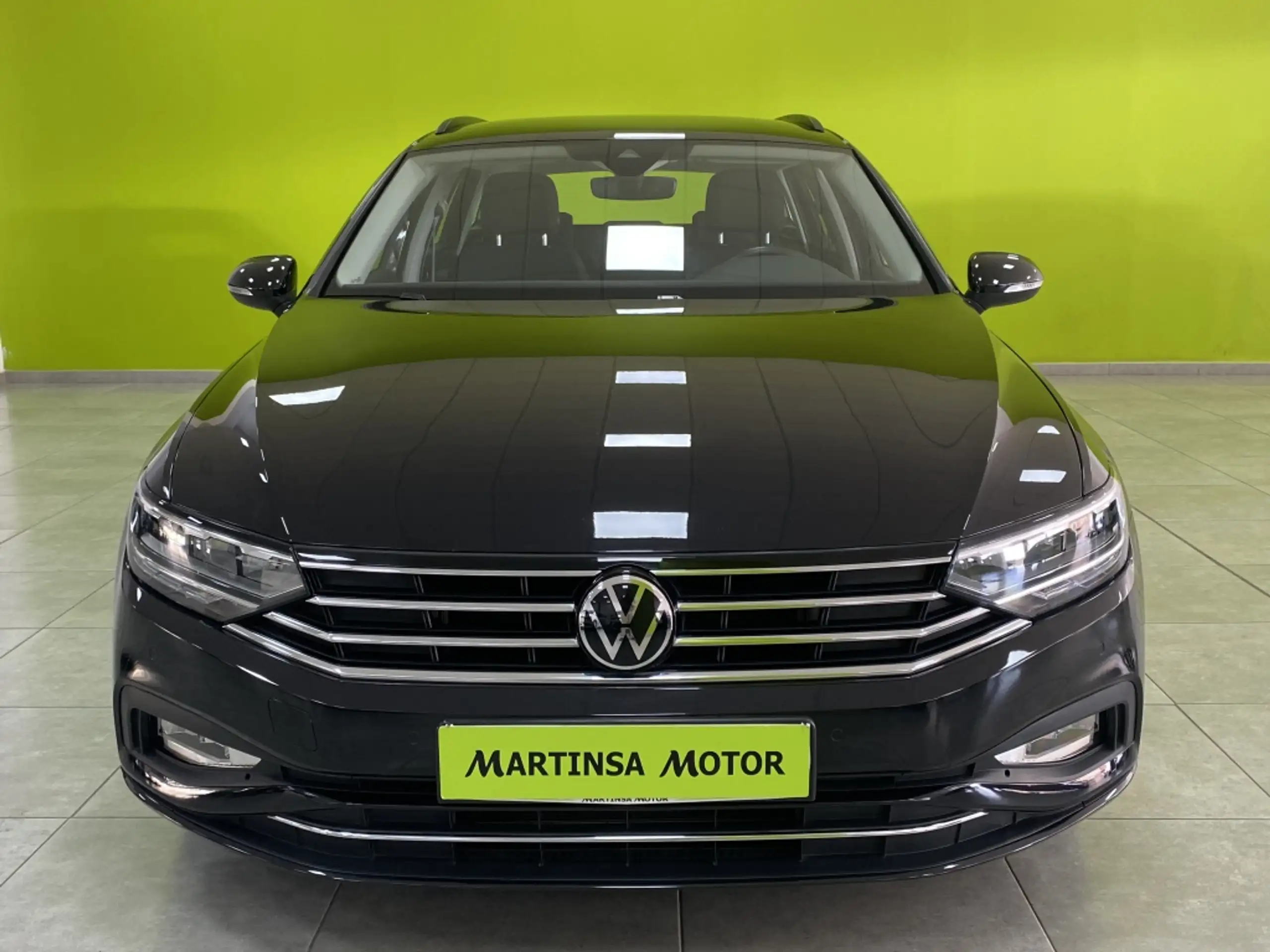 Volkswagen - Passat